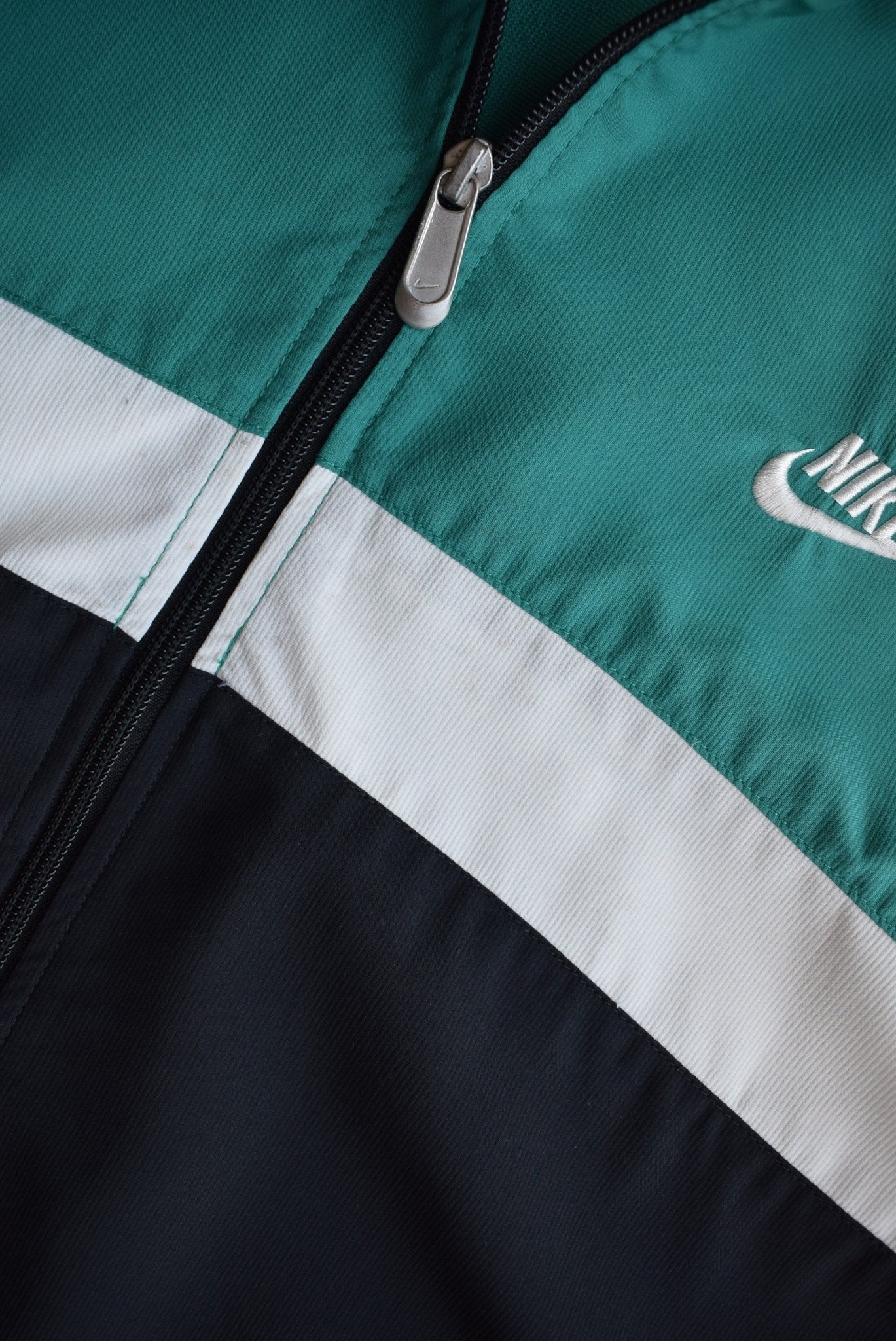 Vintage Nike Classic Logo Embroidered Jacket (L) - Retrospective Store