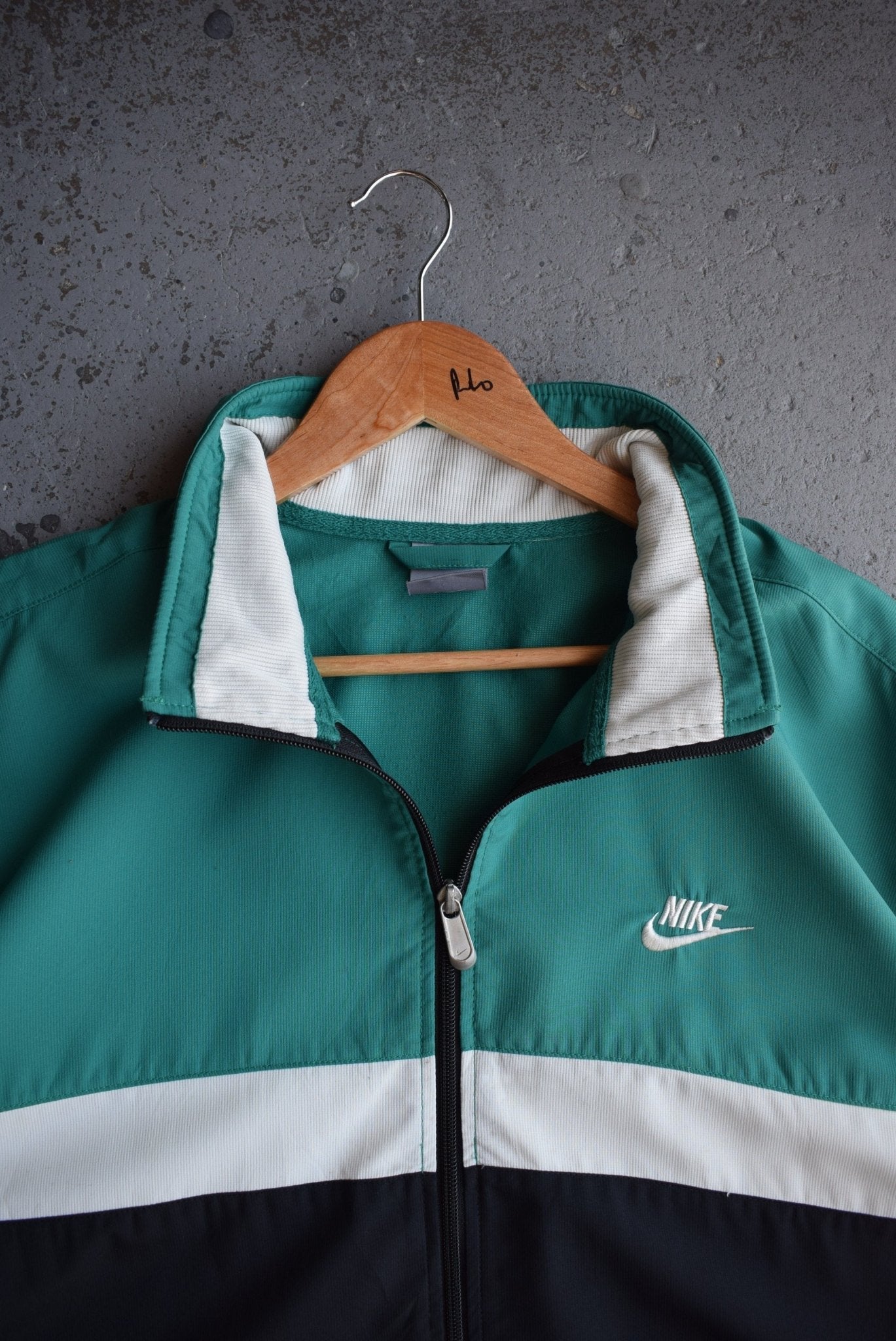 Vintage Nike Classic Logo Embroidered Jacket (L) - Retrospective Store