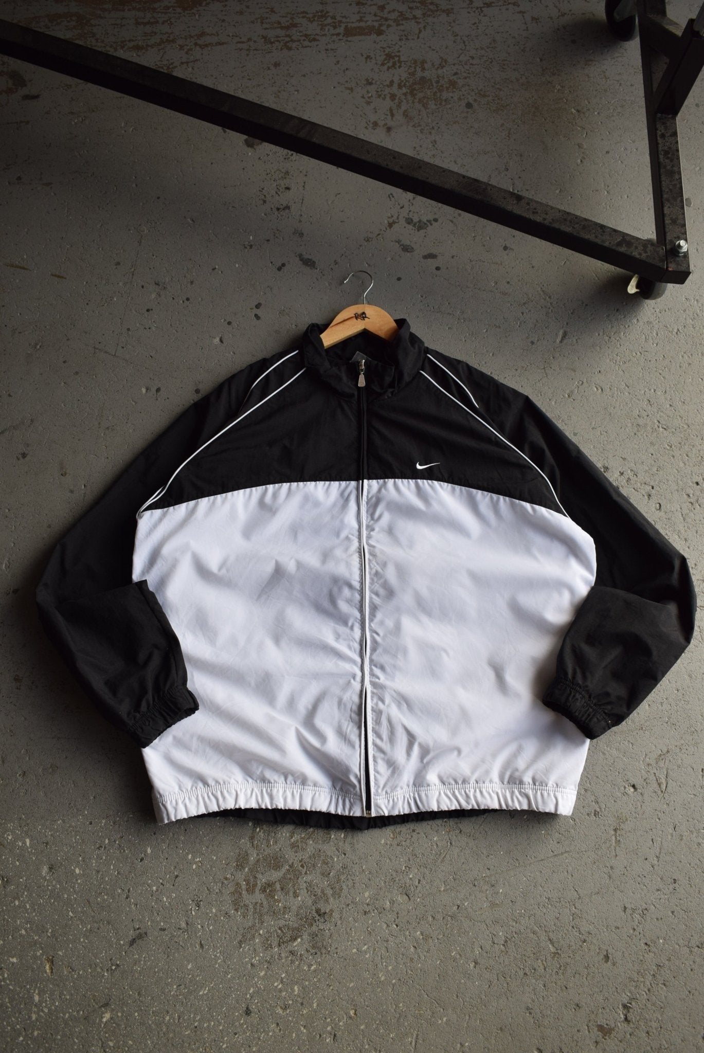 Vintage Nike Classic Logo Embroidered Jacket (XL) - Retrospective Store