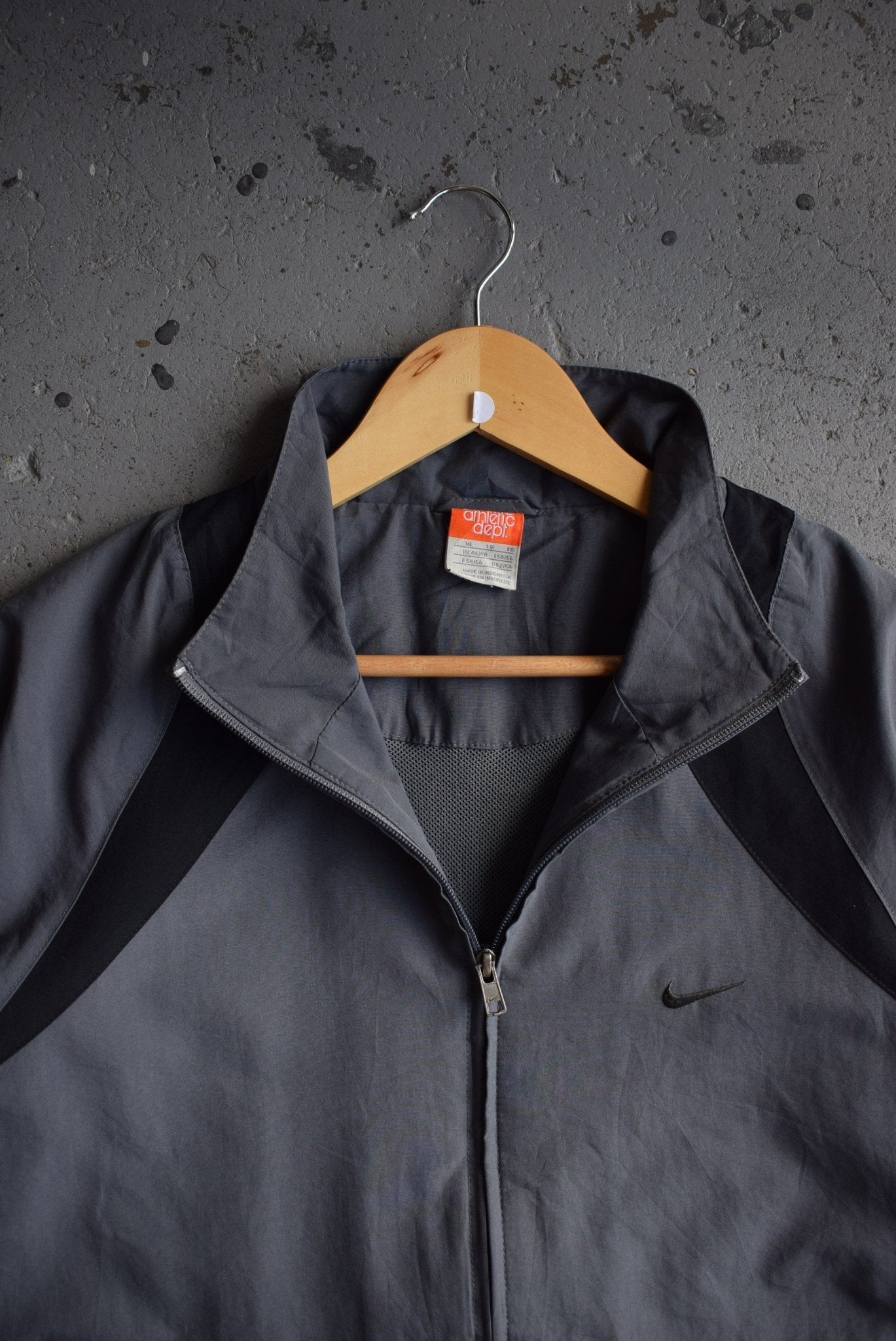 Vintage Nike Classic Logo Embroidered Jacket (XL) - Retrospective Store