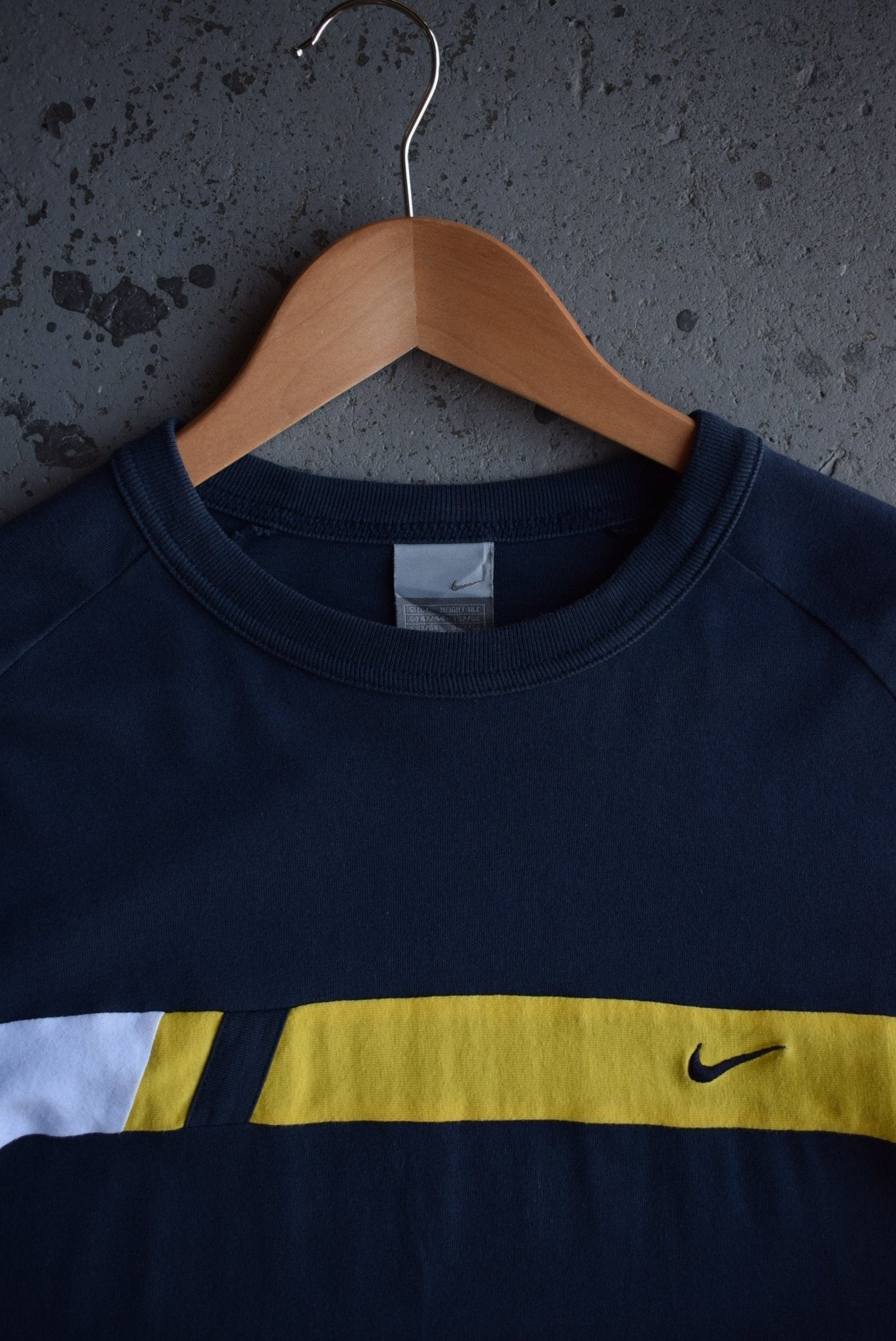Vintage Nike Classic Logo Embroidered Long Sleeve Tee (M) - Retrospective Store