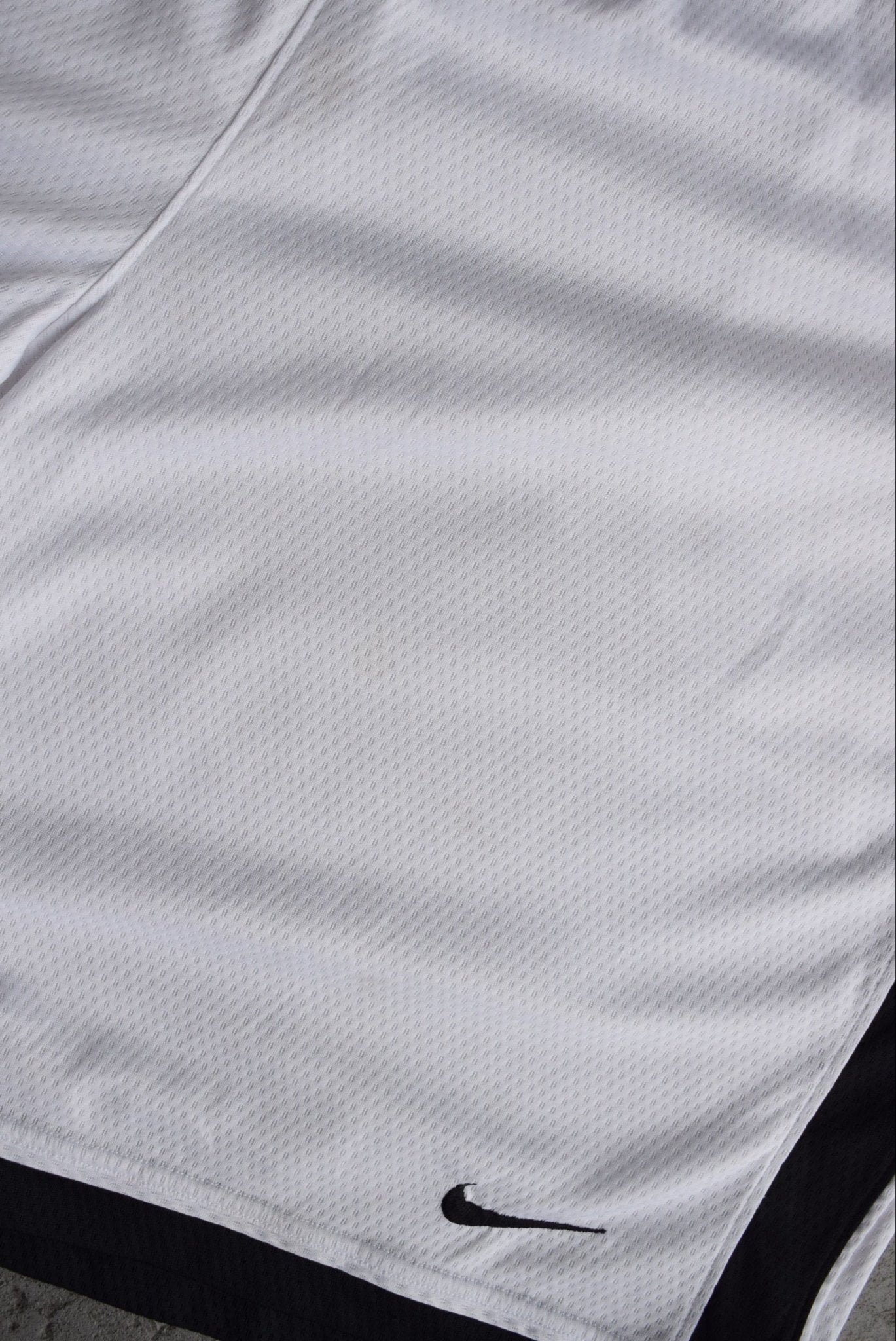 Vintage Nike Classic Logo Embroidered Shorts (L) - Retrospective Store