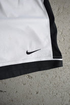Vintage Nike Classic Logo Embroidered Shorts (L) - Retrospective Store