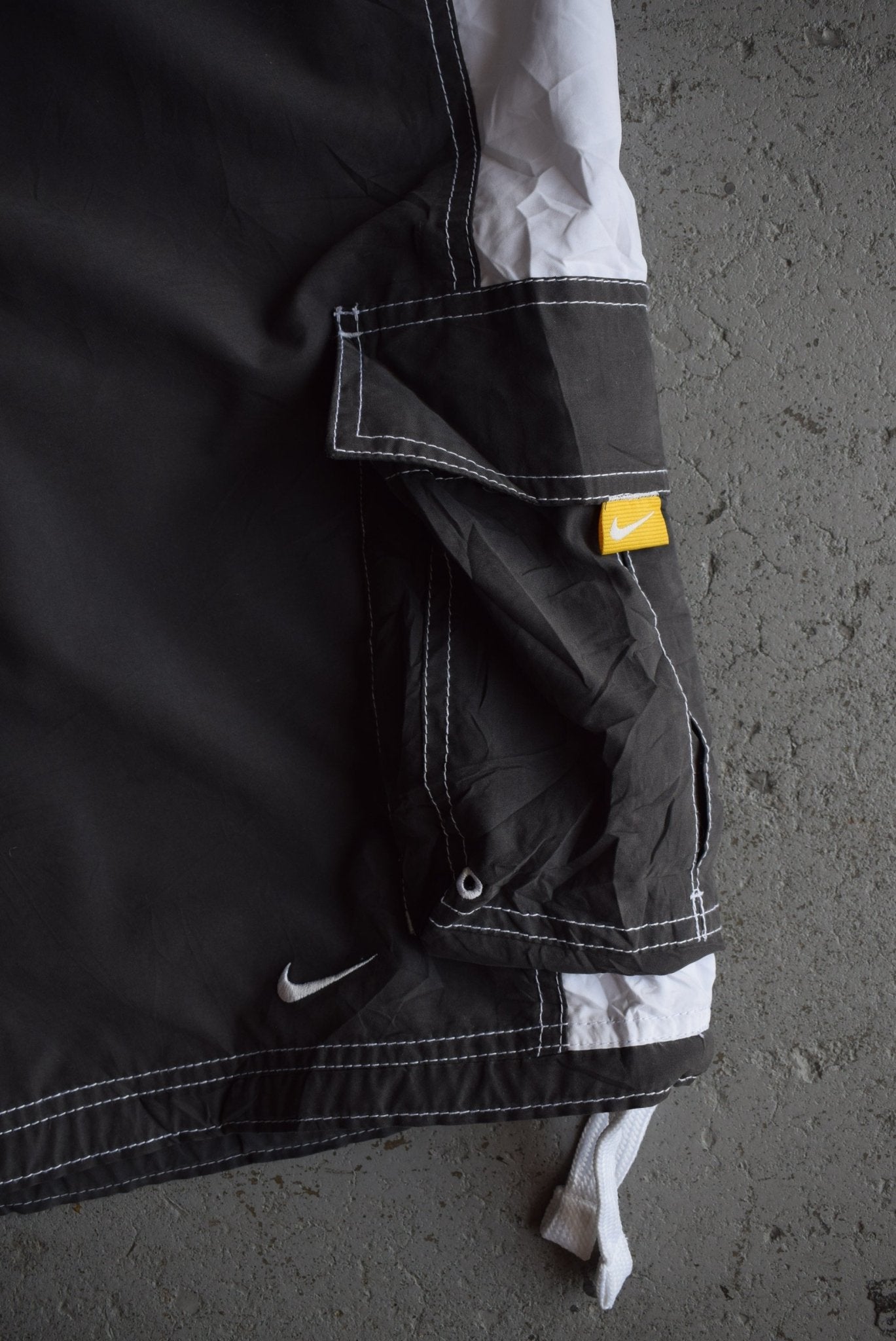 Vintage Nike Classic Logo Embroidered Shorts (XXL) - Retrospective Store