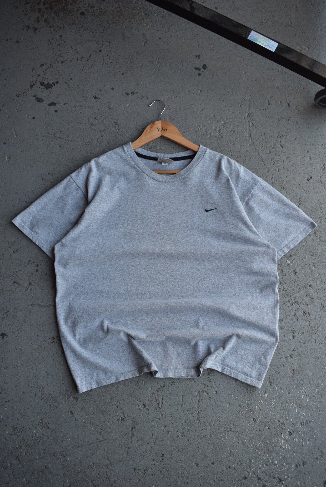 Vintage Nike Classic Logo Embroidered Tee (L) - Retrospective Store
