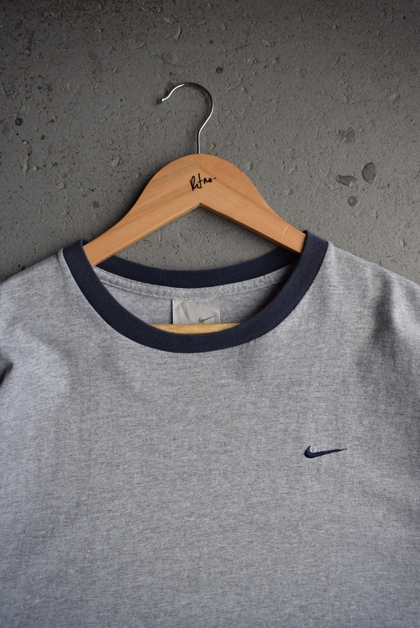 Vintage Nike Classic Logo Embroidered Tee (L) - Retrospective Store