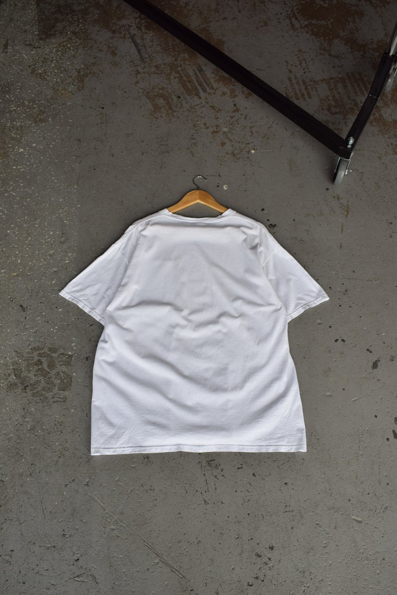 Vintage Nike Classic Logo Embroidered Tee (L) - Retrospective Store