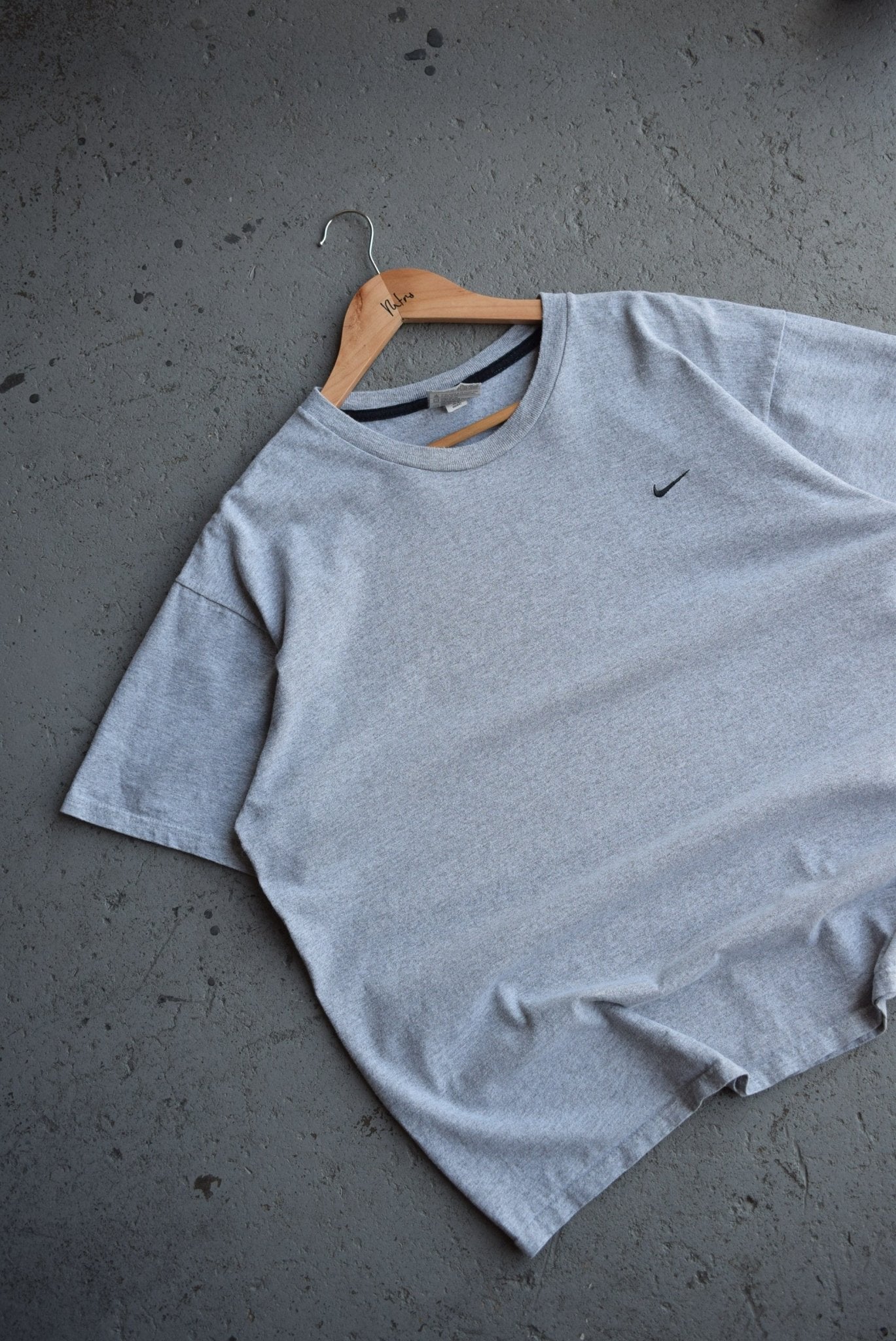 Vintage Nike Classic Logo Embroidered Tee (L) - Retrospective Store