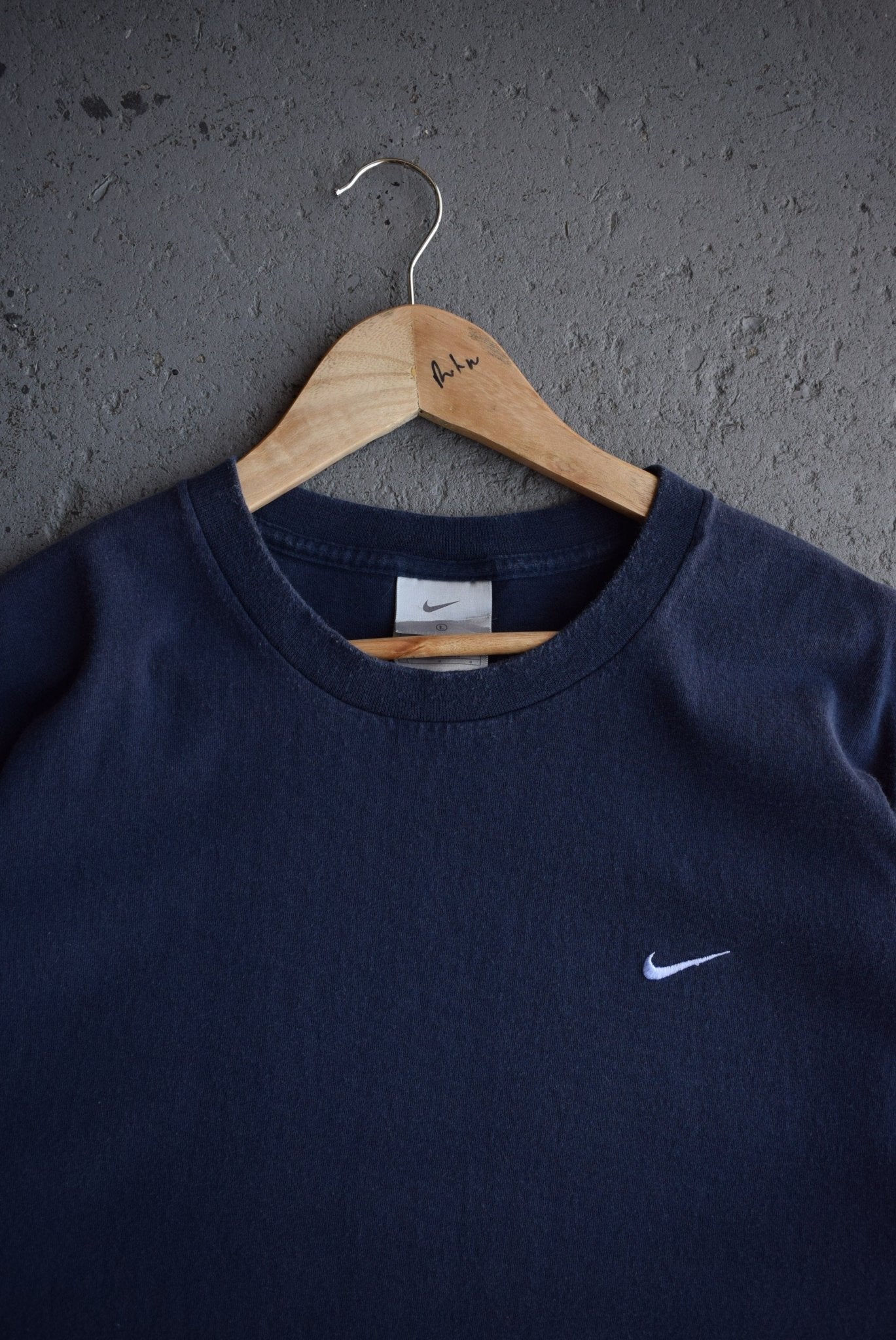 Vintage Nike Classic Logo Embroidered Tee (L) - Retrospective Store