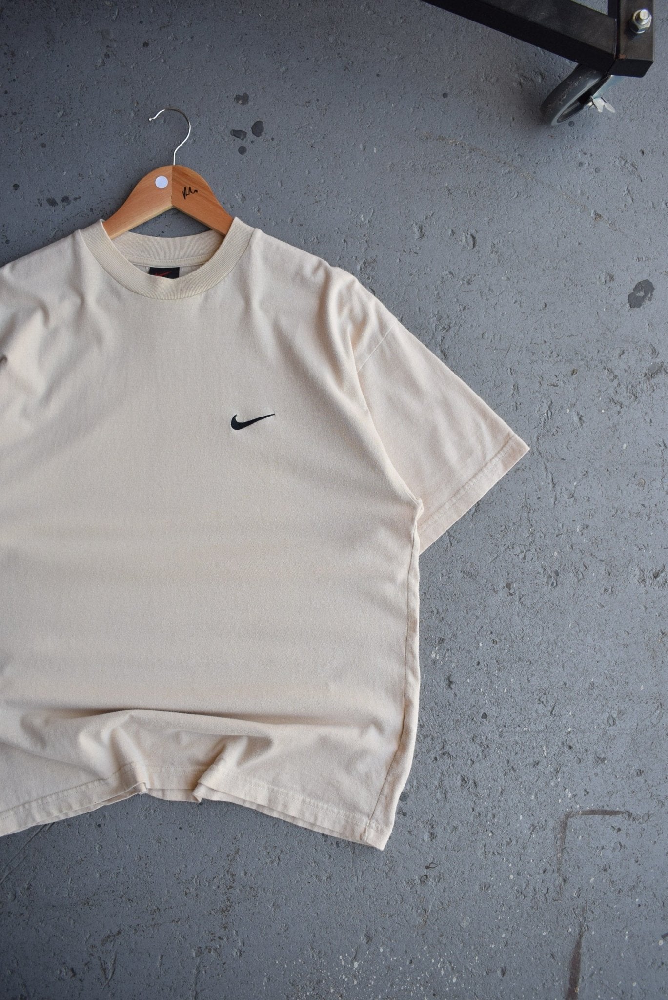 Vintage Nike Classic Logo Embroidered Tee (L) - Retrospective Store