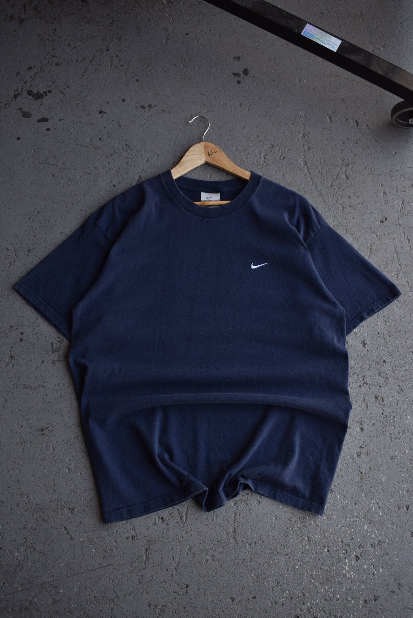 Vintage Nike Classic Logo Embroidered Tee (L) - Retrospective Store
