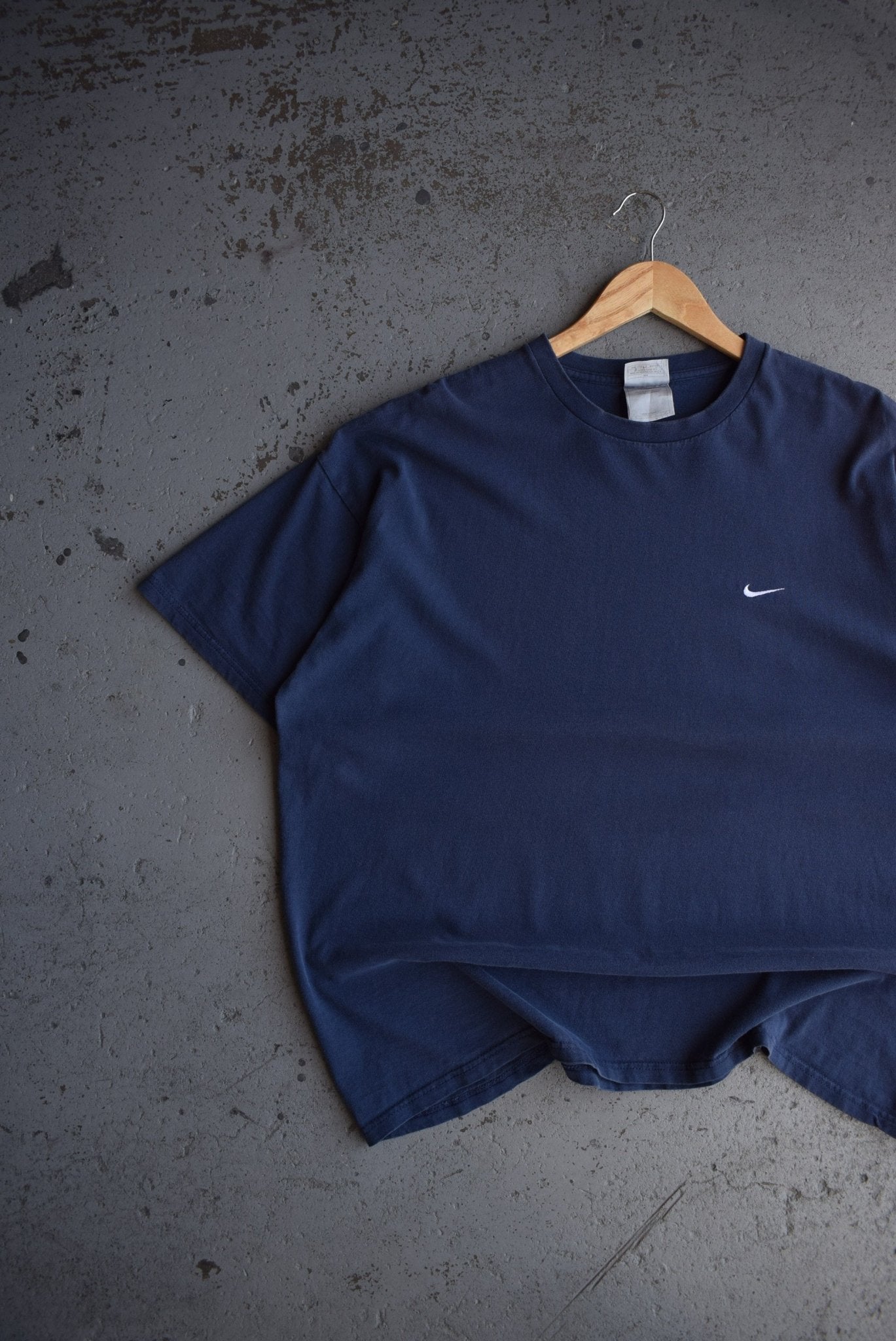 Vintage Nike Classic Logo Embroidered Tee (XL) - Retrospective Store