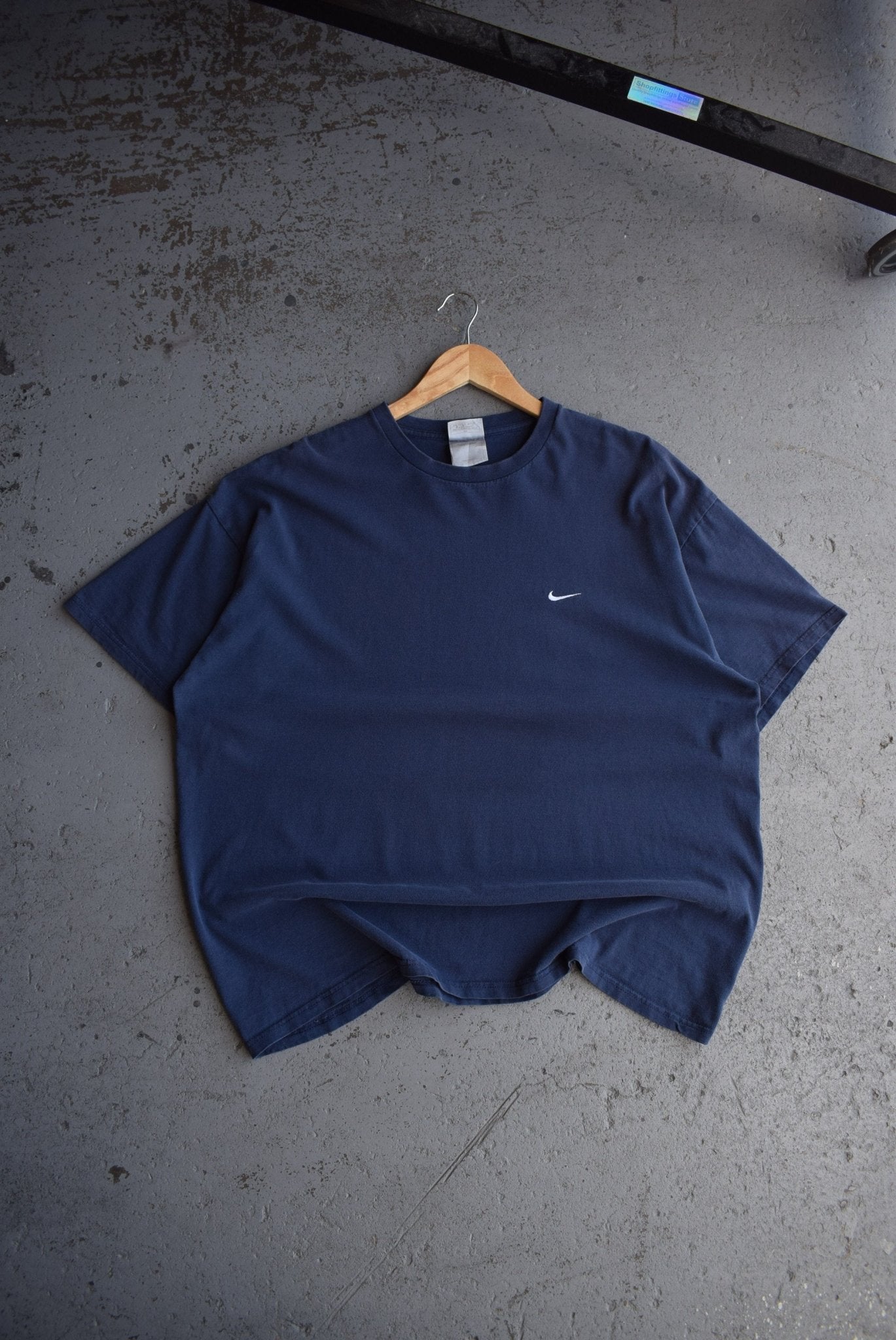 Vintage Nike Classic Logo Embroidered Tee (XL) - Retrospective Store
