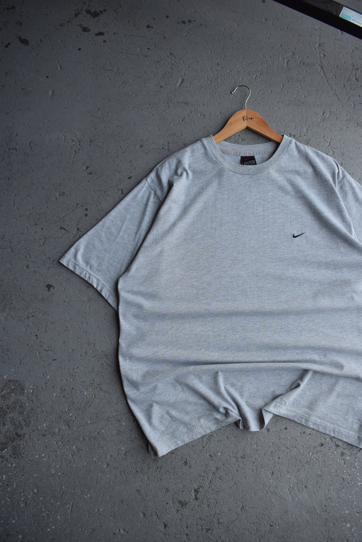 Vintage Nike Classic Logo Embroidered Tee (XL) - Retrospective Store