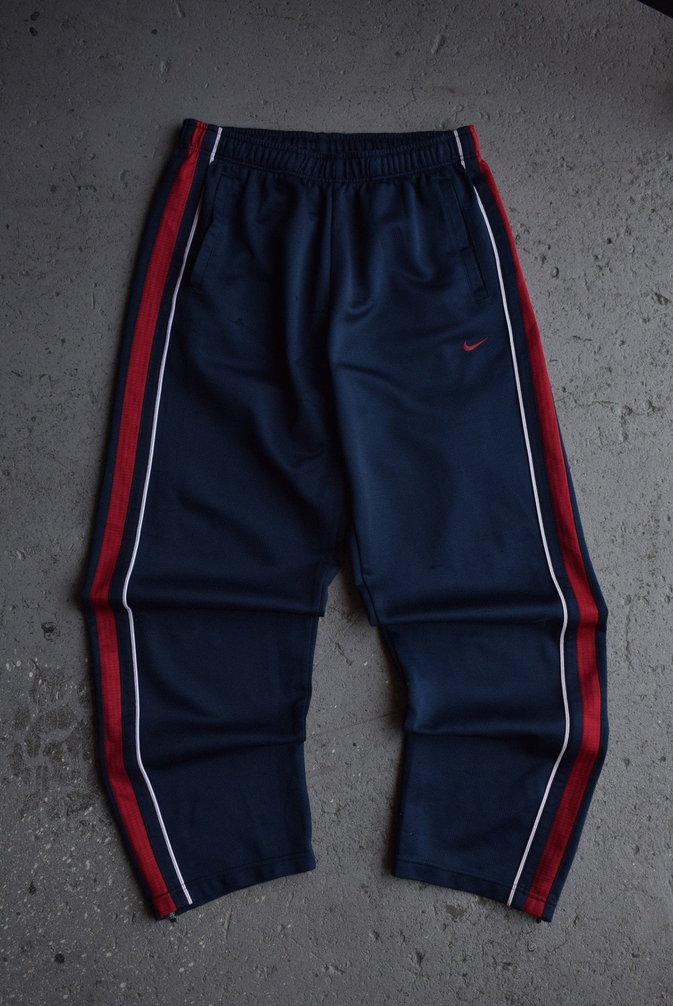 Vintage Nike Classic Logo Embroidered Track Pants (M) - Retrospective Store