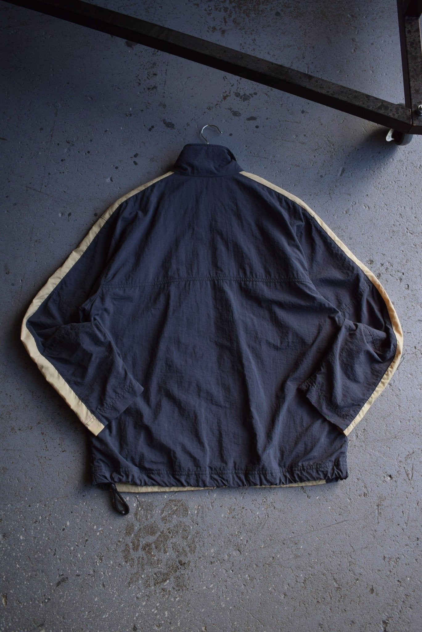 Vintage Nike Classic Logo Embroidered Windbreaker Jacket (M) - Retrospective Store
