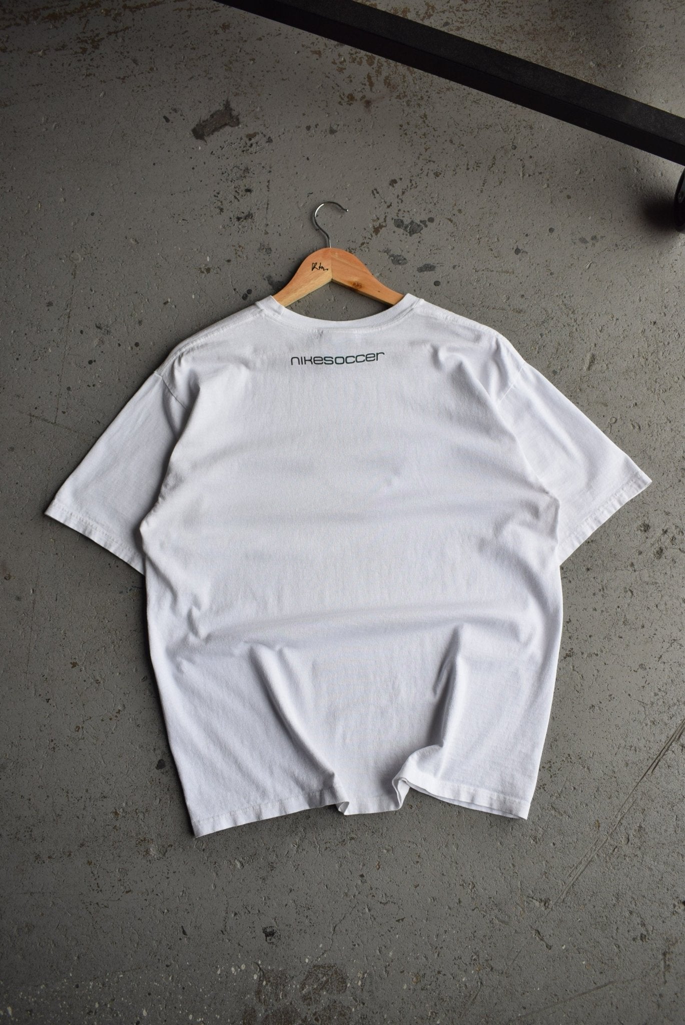 Vintage Nike Soccer Big Swoosh Tee (M) - Retrospective Store