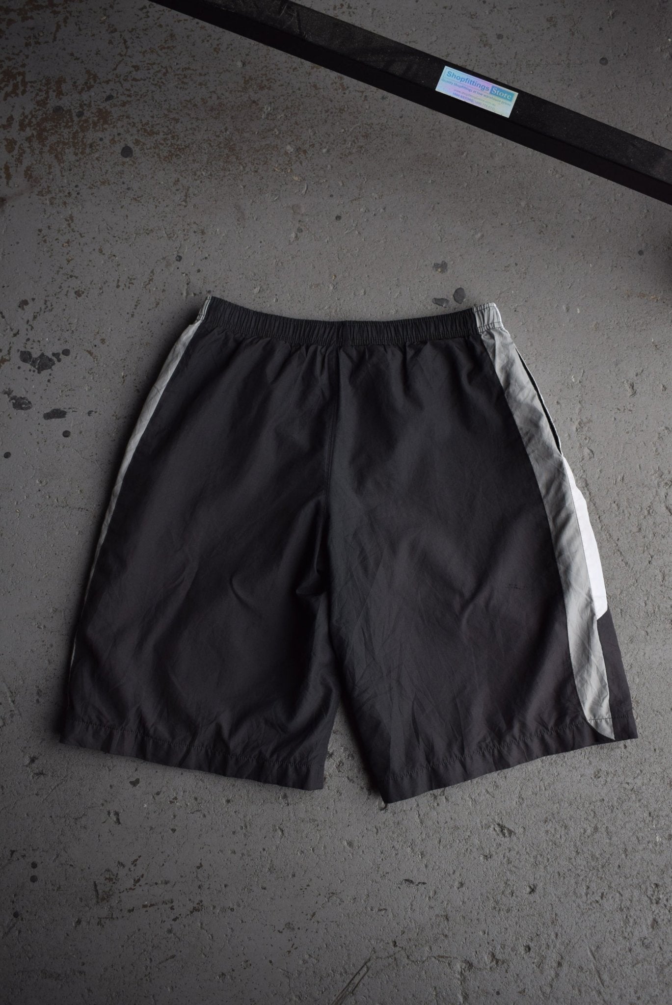 Vintage Nike Spellout Embroidered Shorts (S/M) - Retrospective Store