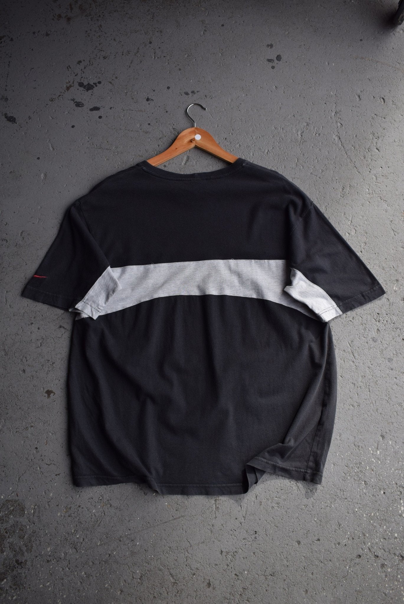 Vintage Nike Spellout Embroidered Tee (L/XL) - Retrospective Store