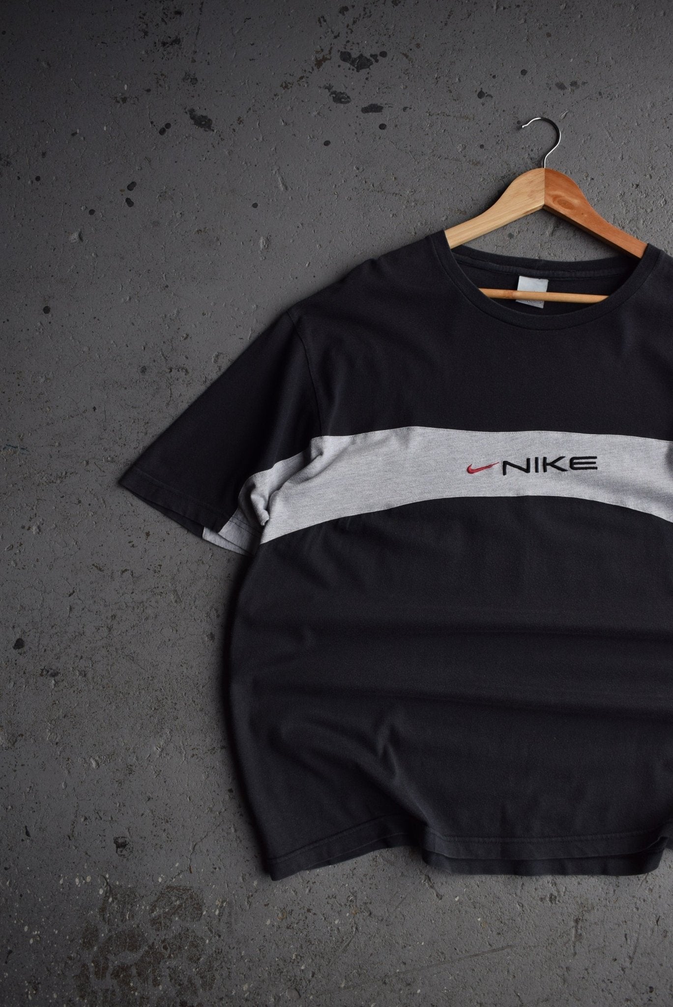 Vintage Nike Spellout Embroidered Tee (L/XL) - Retrospective Store