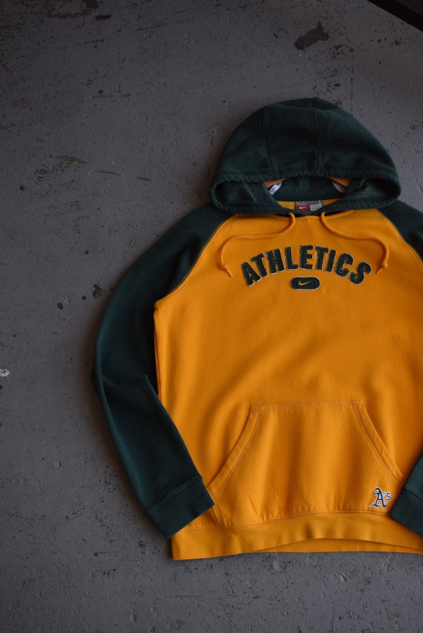 Vintage Nike x MLB Oakland Athletics Embroidered Hoodie (S) - Retrospective Store