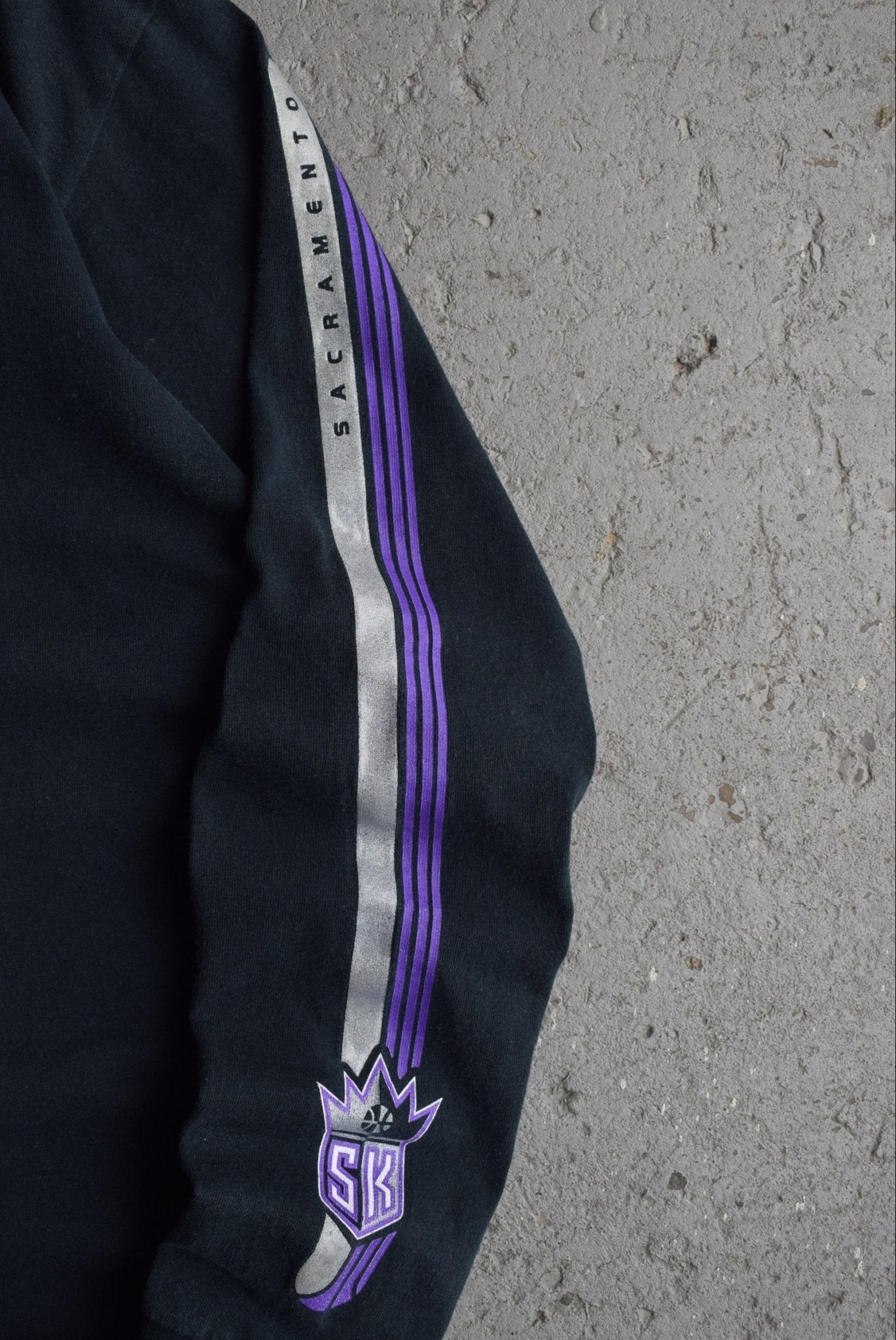 Vintage Nike x NBA Sacramento Kings Long Sleeve Tee (L) - Retrospective Store