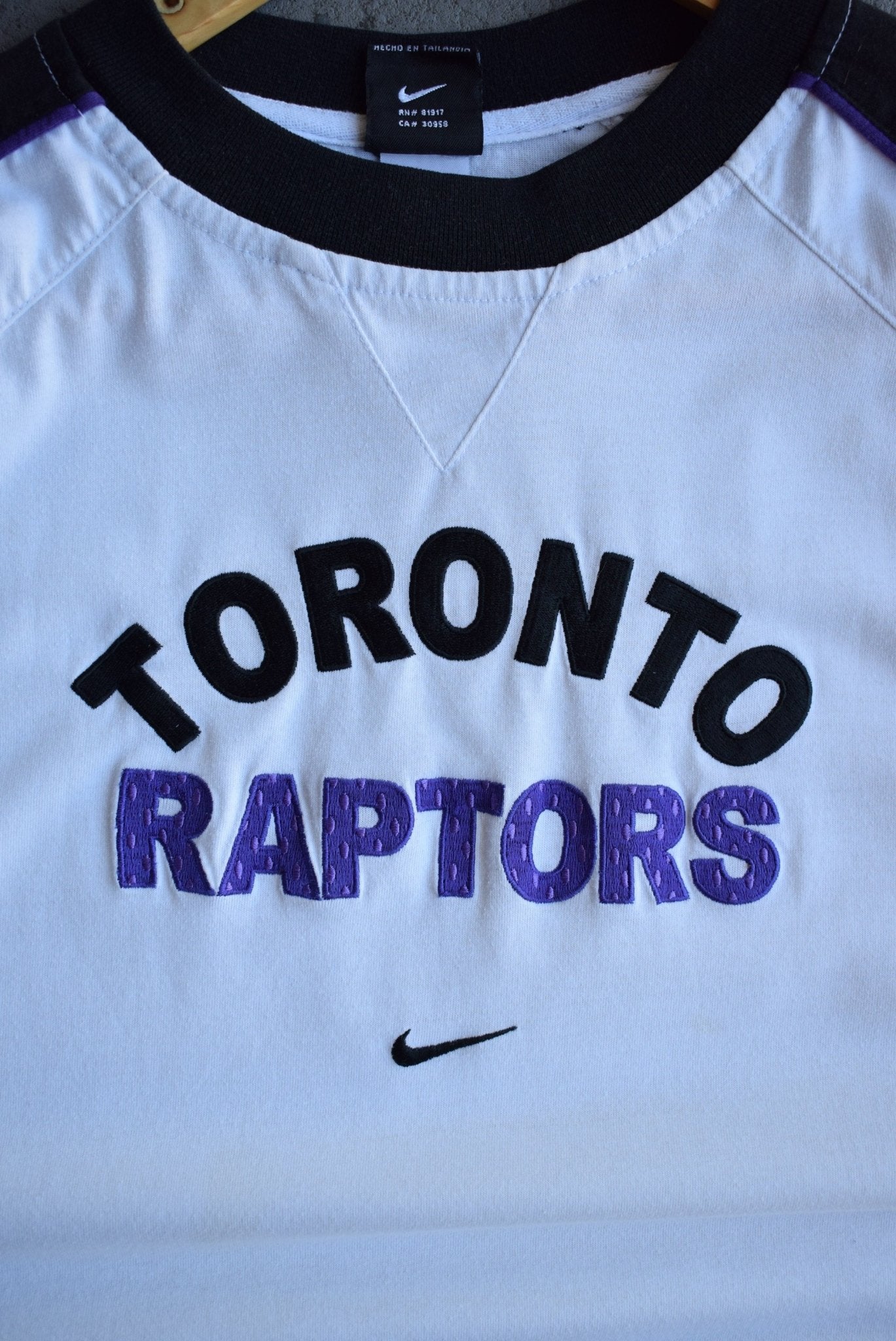 Vintage Nike x NBA Toronto Raptors Embroidered Tee (S/M) - Retrospective Store