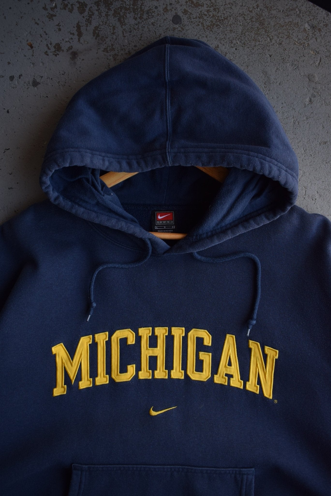 Vintage Nike x University of Michigan Embroidered Hoodie (L/XL) - Retrospective Store