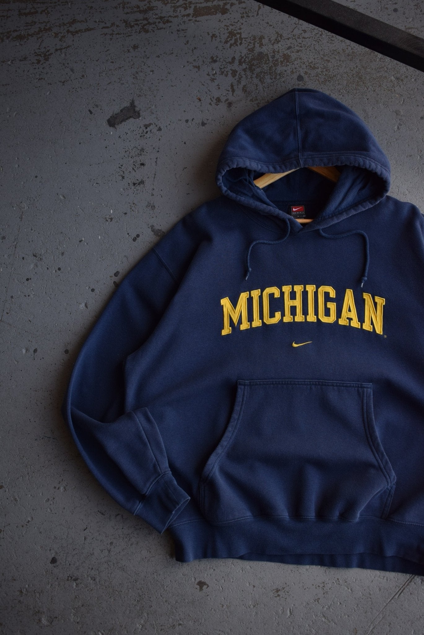 Vintage Nike x University of Michigan Embroidered Hoodie (L/XL) - Retrospective Store