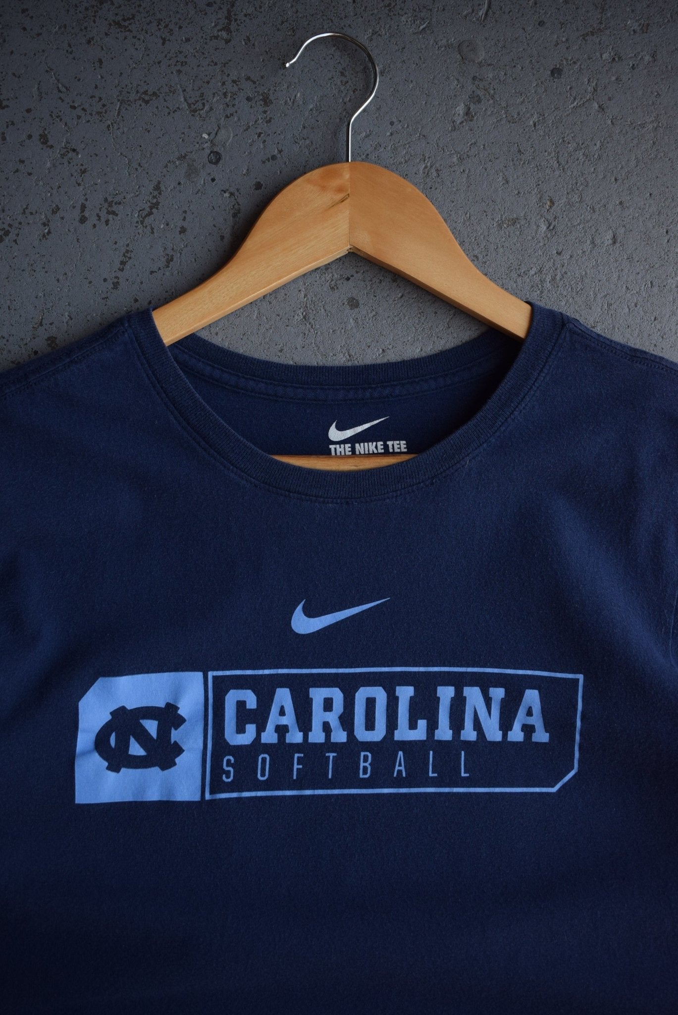 Vintage Nike x University of North Carolina Softball Tee (S) - Retrospective Store