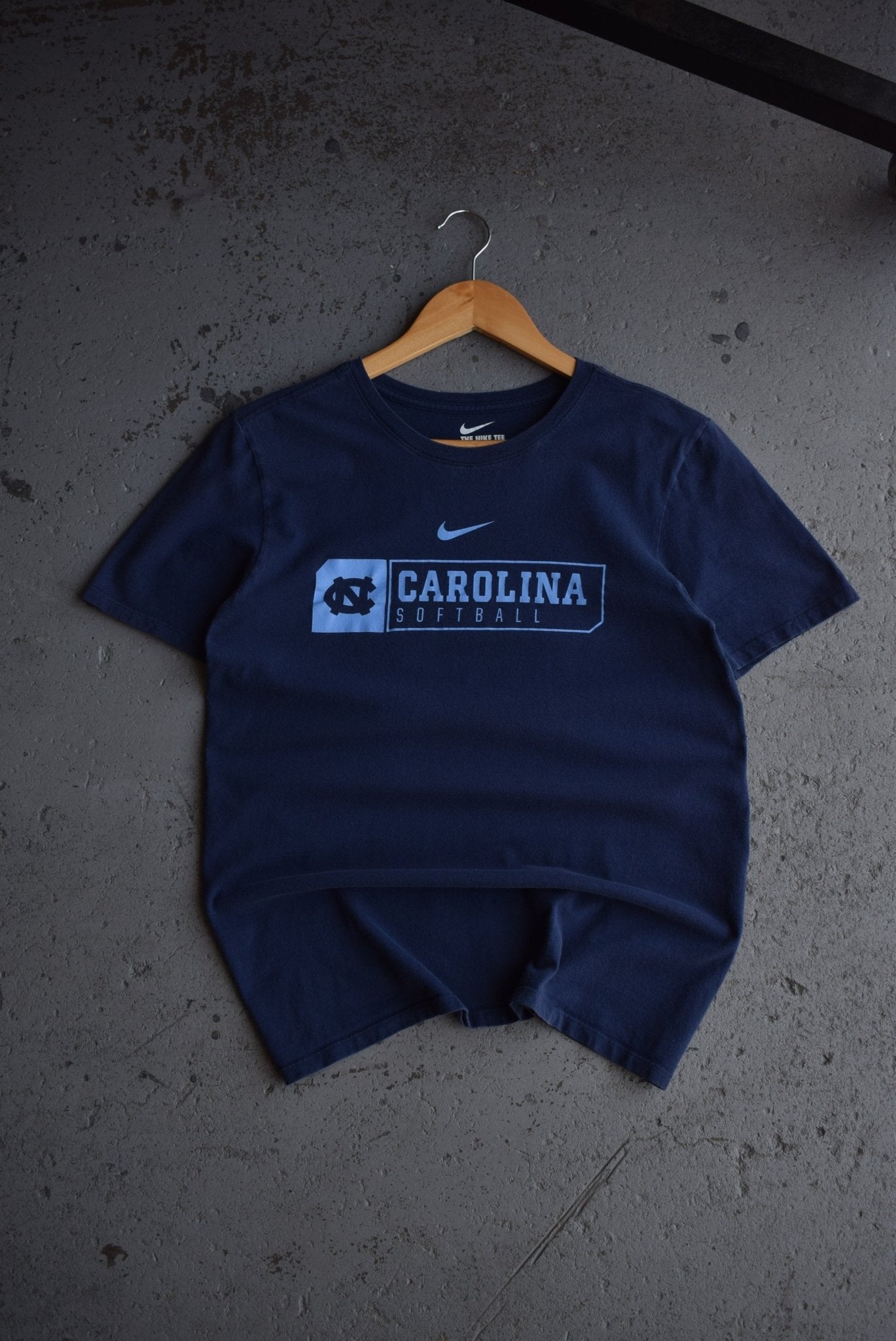 Vintage Nike x University of North Carolina Softball Tee (S) - Retrospective Store