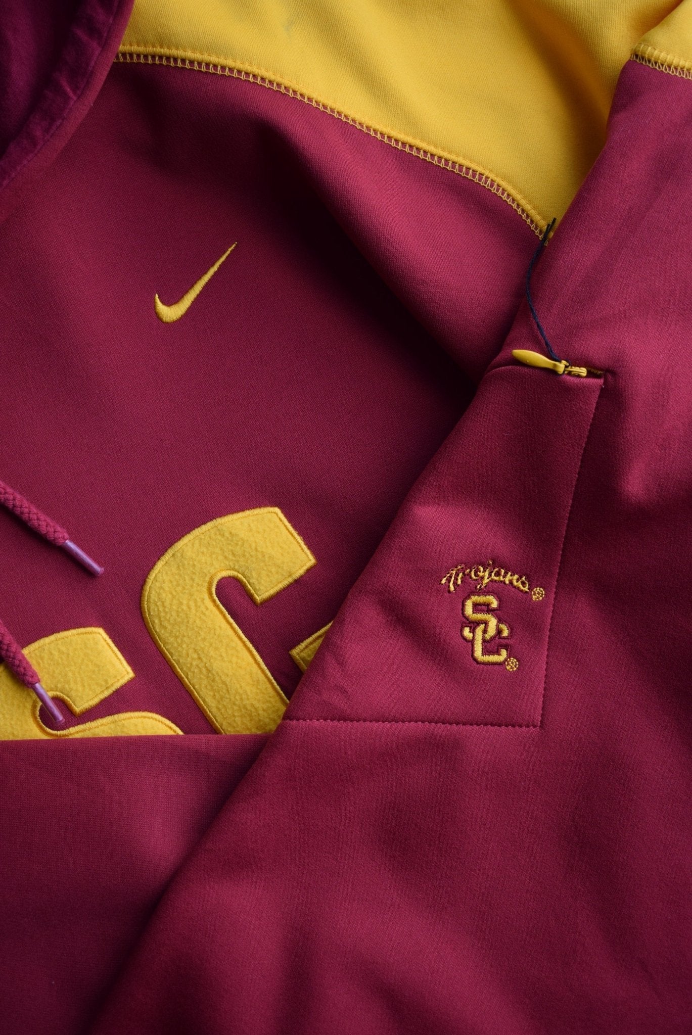 Vintage Nike x University of South California Embroidered Hoodie (XXL) - Retrospective Store