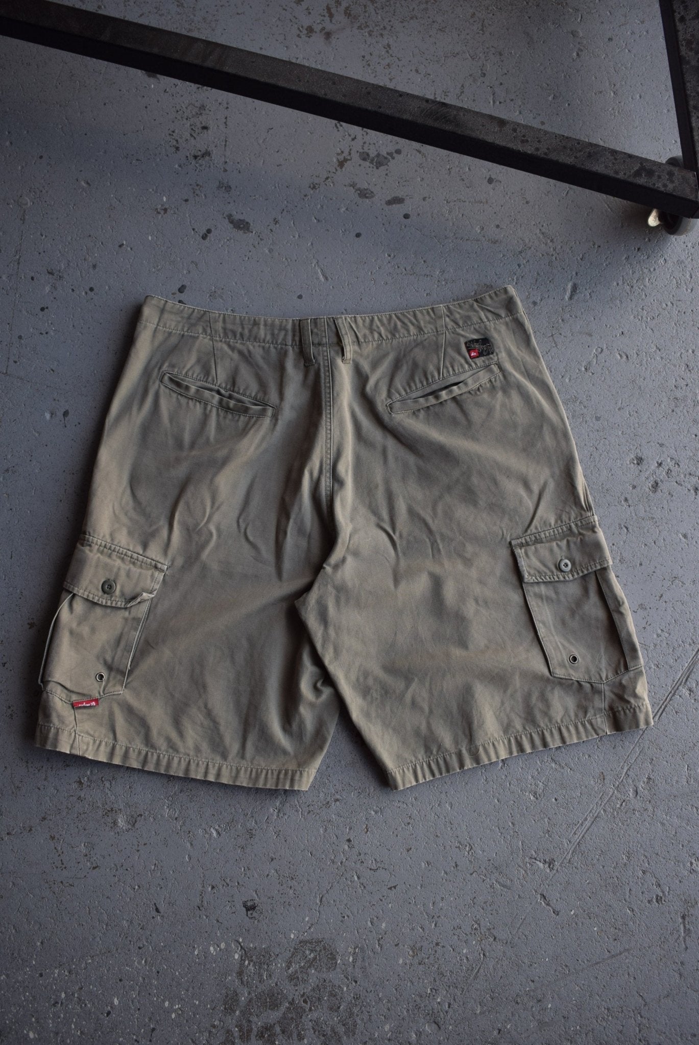 Vintage Quiksilver Cargo Shorts (36) - Retrospective Store