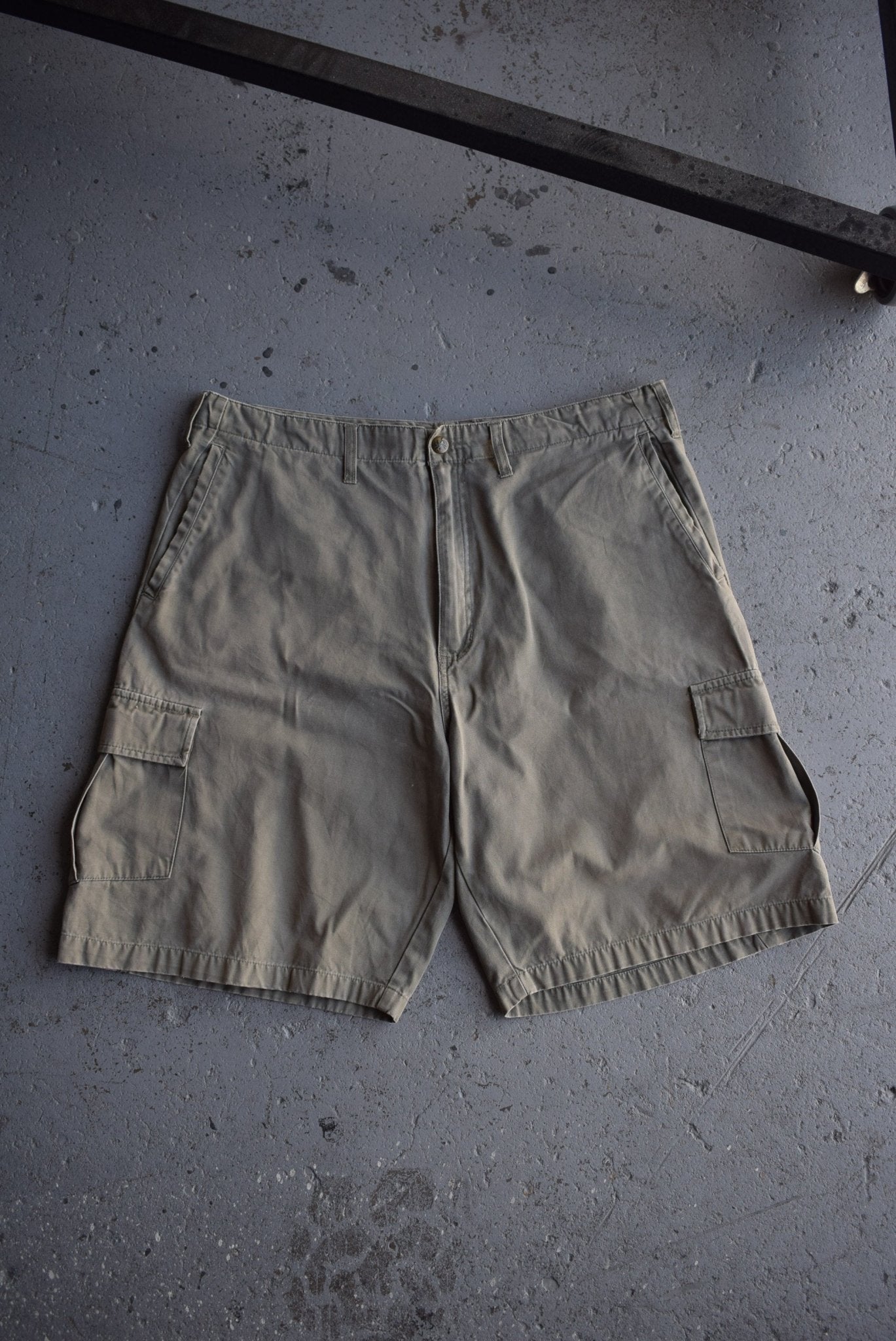 Vintage Quiksilver Cargo Shorts (36) - Retrospective Store