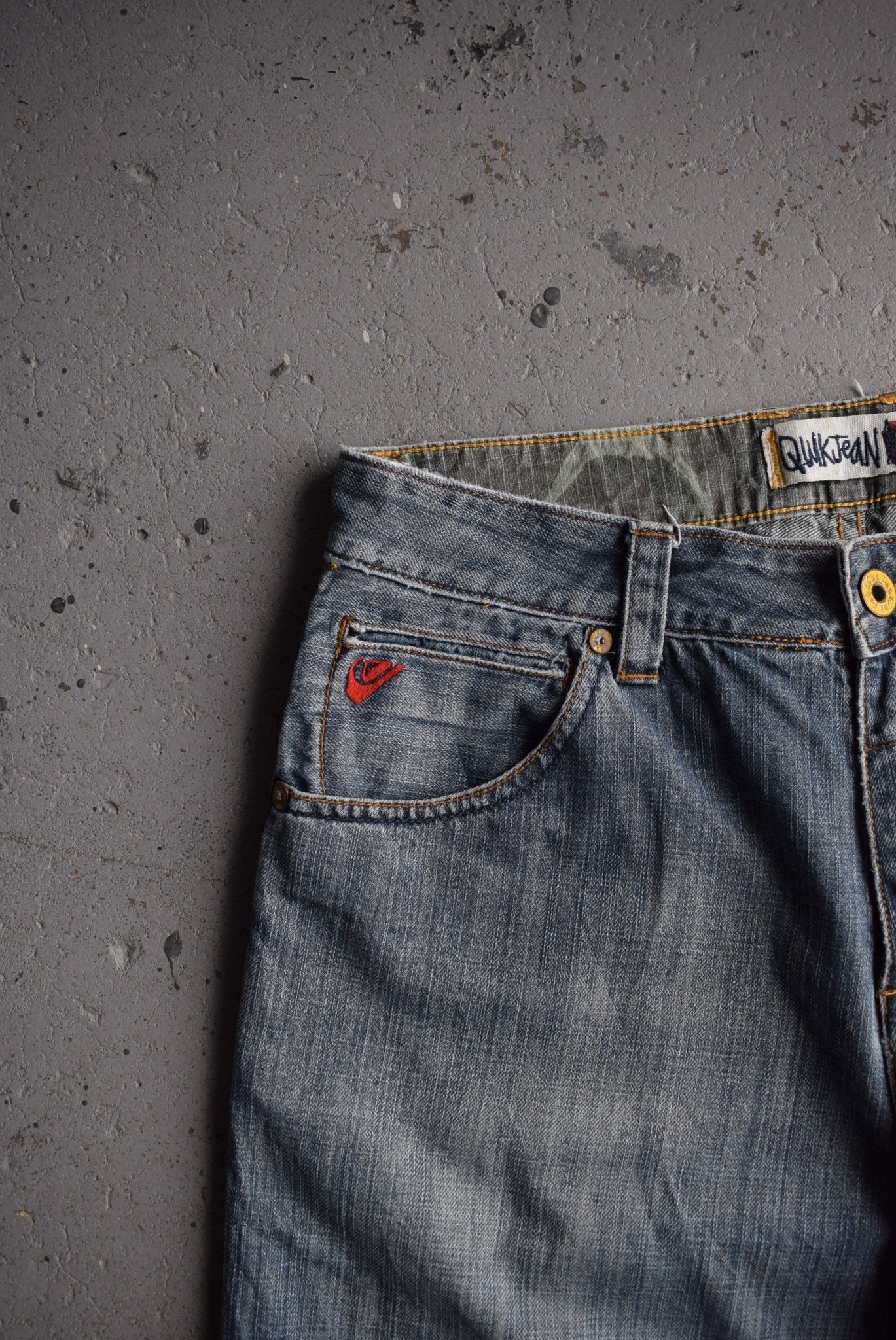 Vintage Quiksilver Embroidered Jorts (30) - Retrospective Store