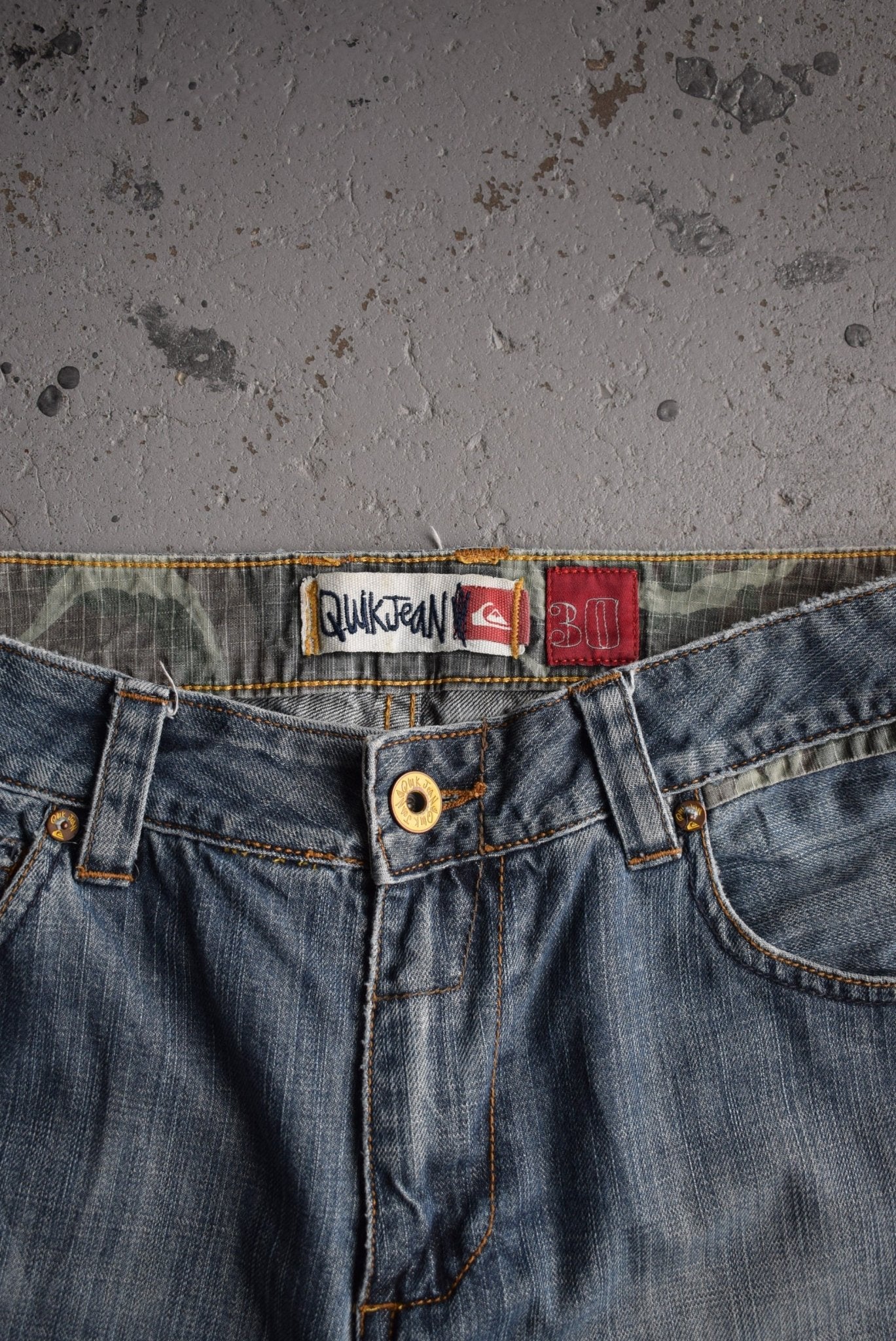 Vintage Quiksilver Embroidered Jorts (30) - Retrospective Store