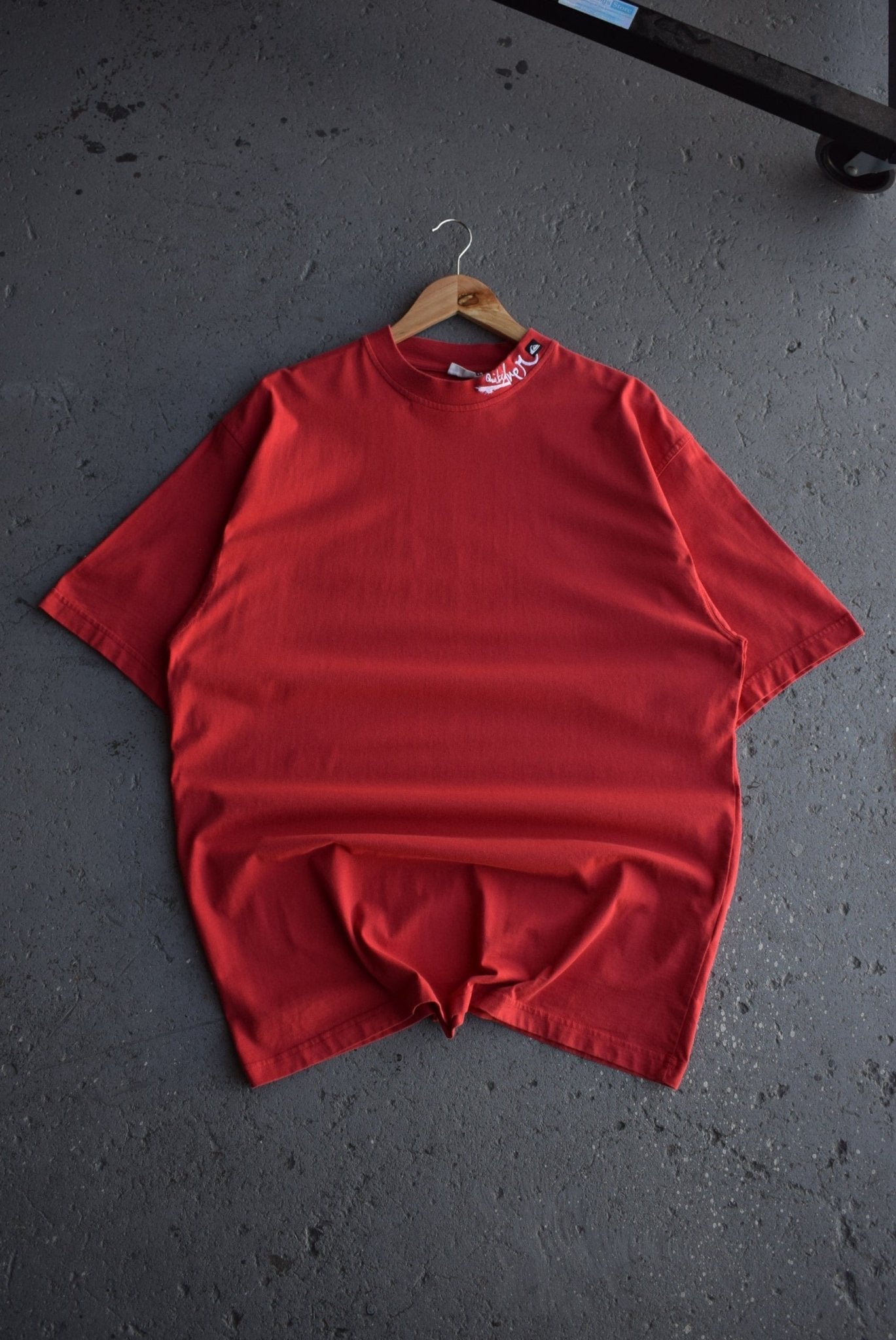 Vintage Quiksilver Embroidered Spellout tee (XL) - Retrospective Store