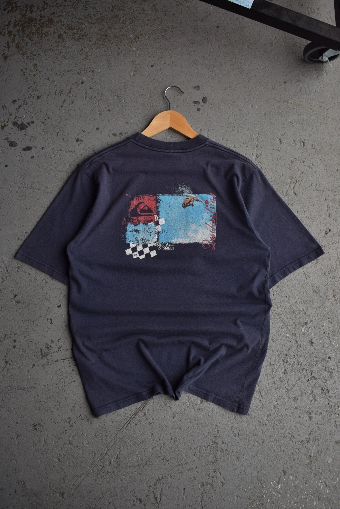 Vintage Quiksilver Graphic Tee (M) - Retrospective Store