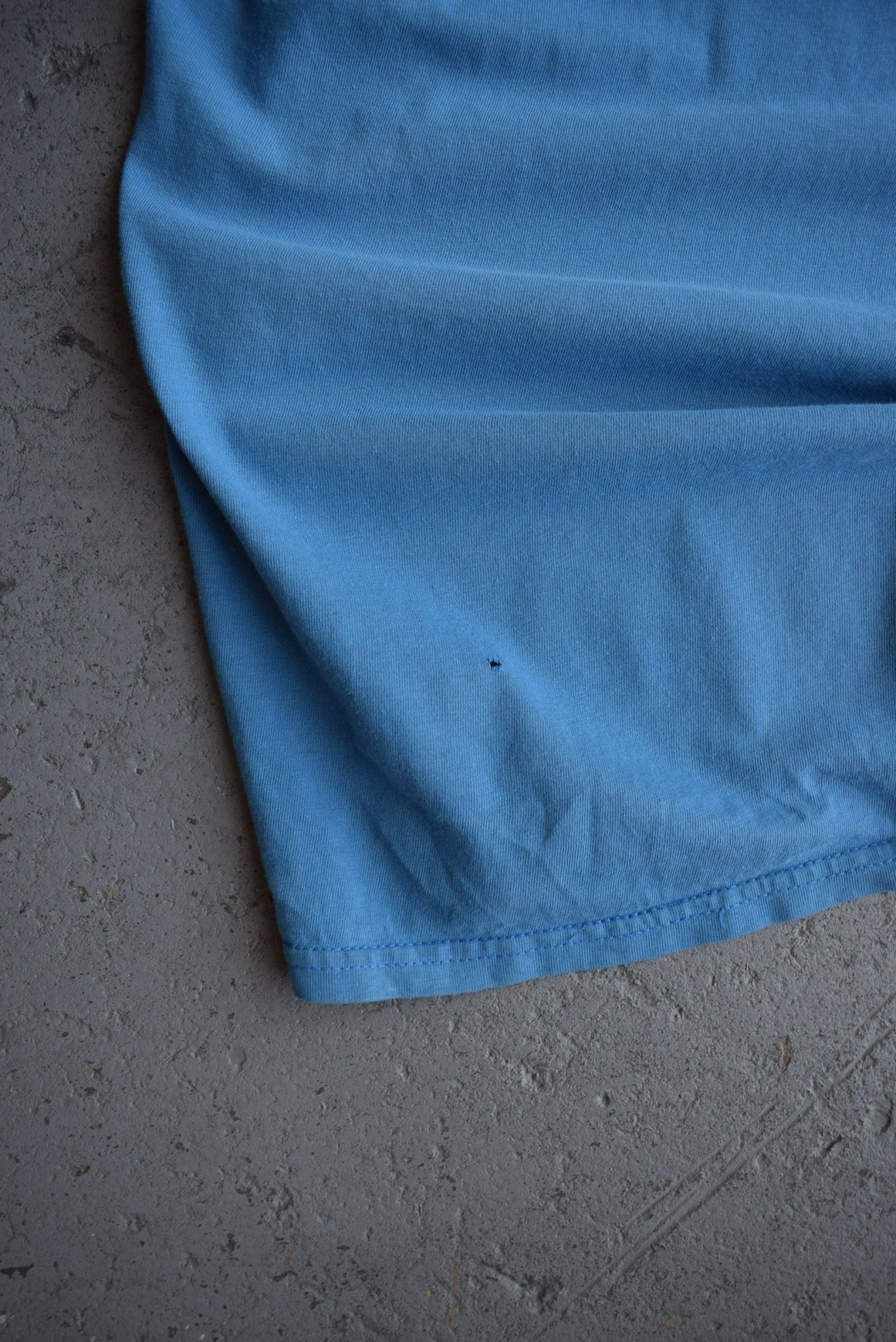 Vintage Quiksilver Spellout Tee (XL) - Retrospective Store