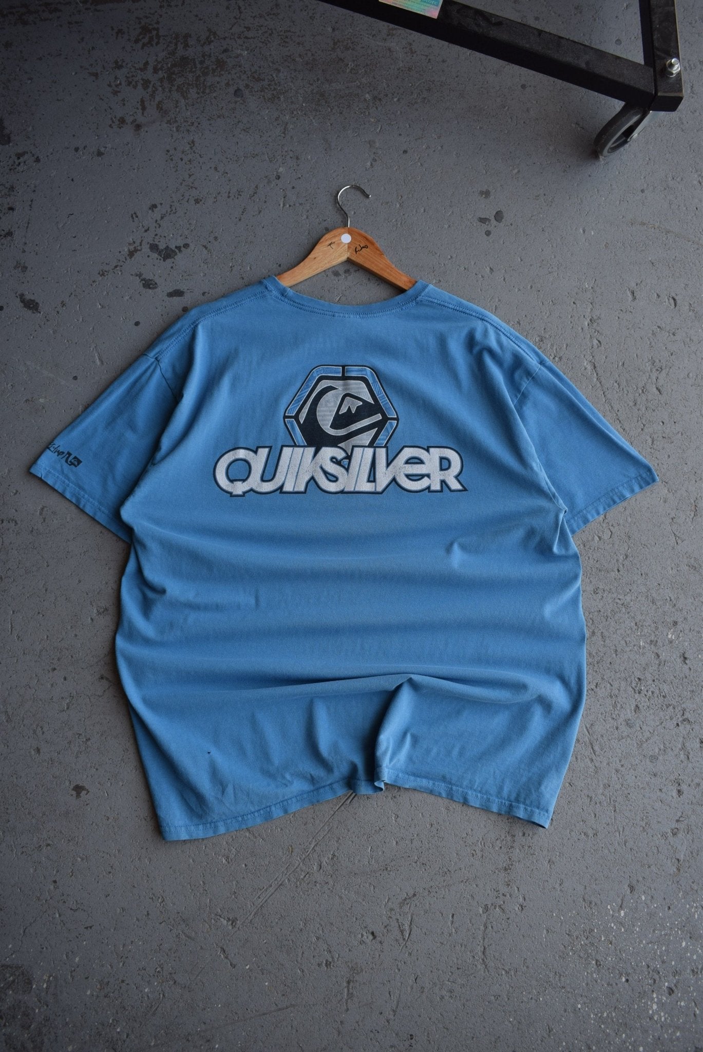 Vintage Quiksilver Spellout Tee (XL) - Retrospective Store