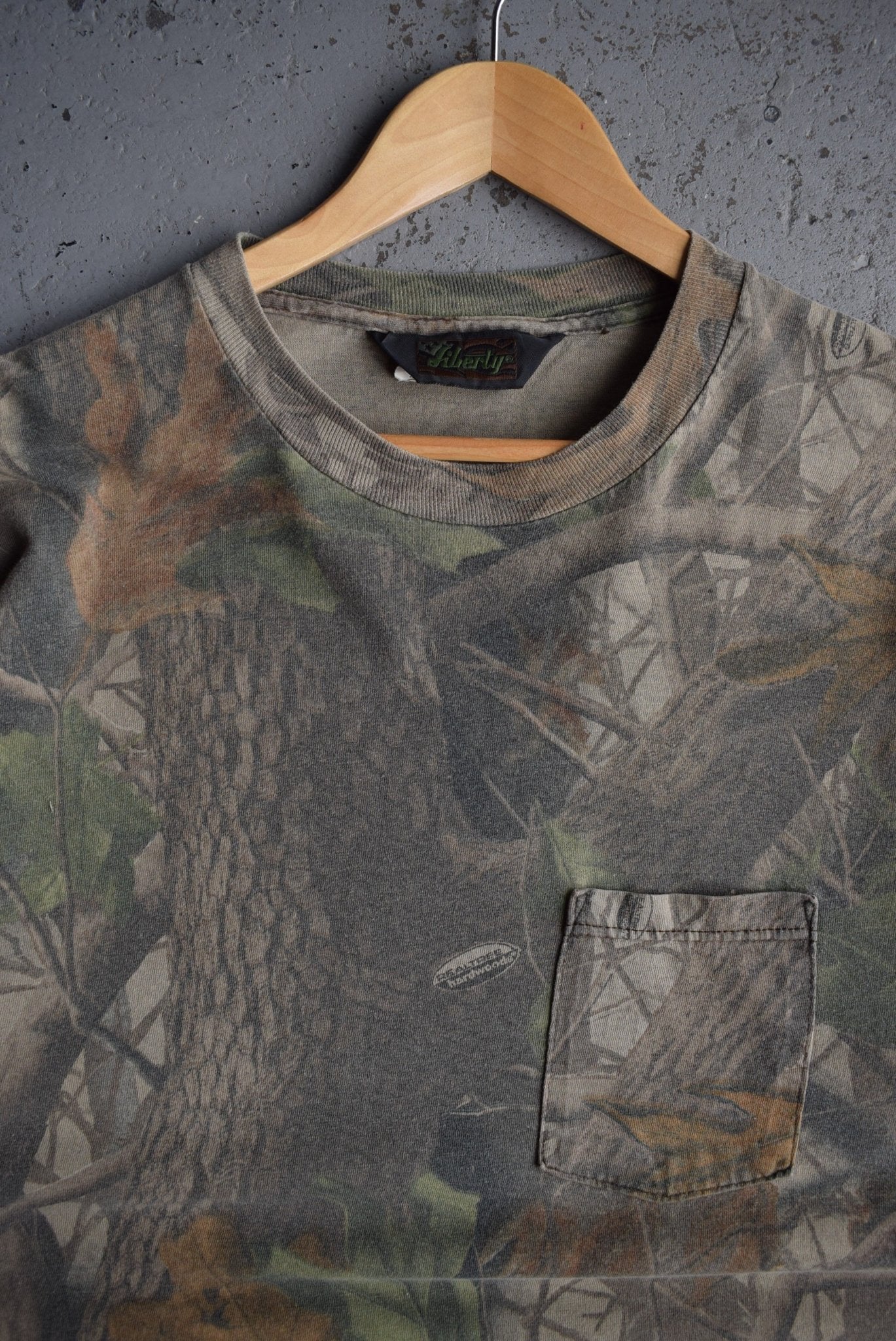 Vintage Realtree Pocket Tee (L) - Retrospective Store