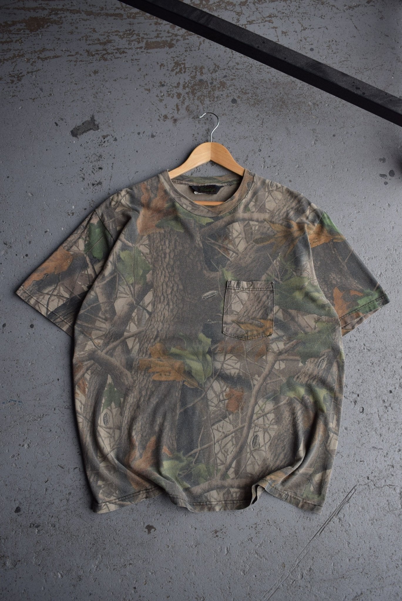 Vintage Realtree Pocket Tee (L) - Retrospective Store