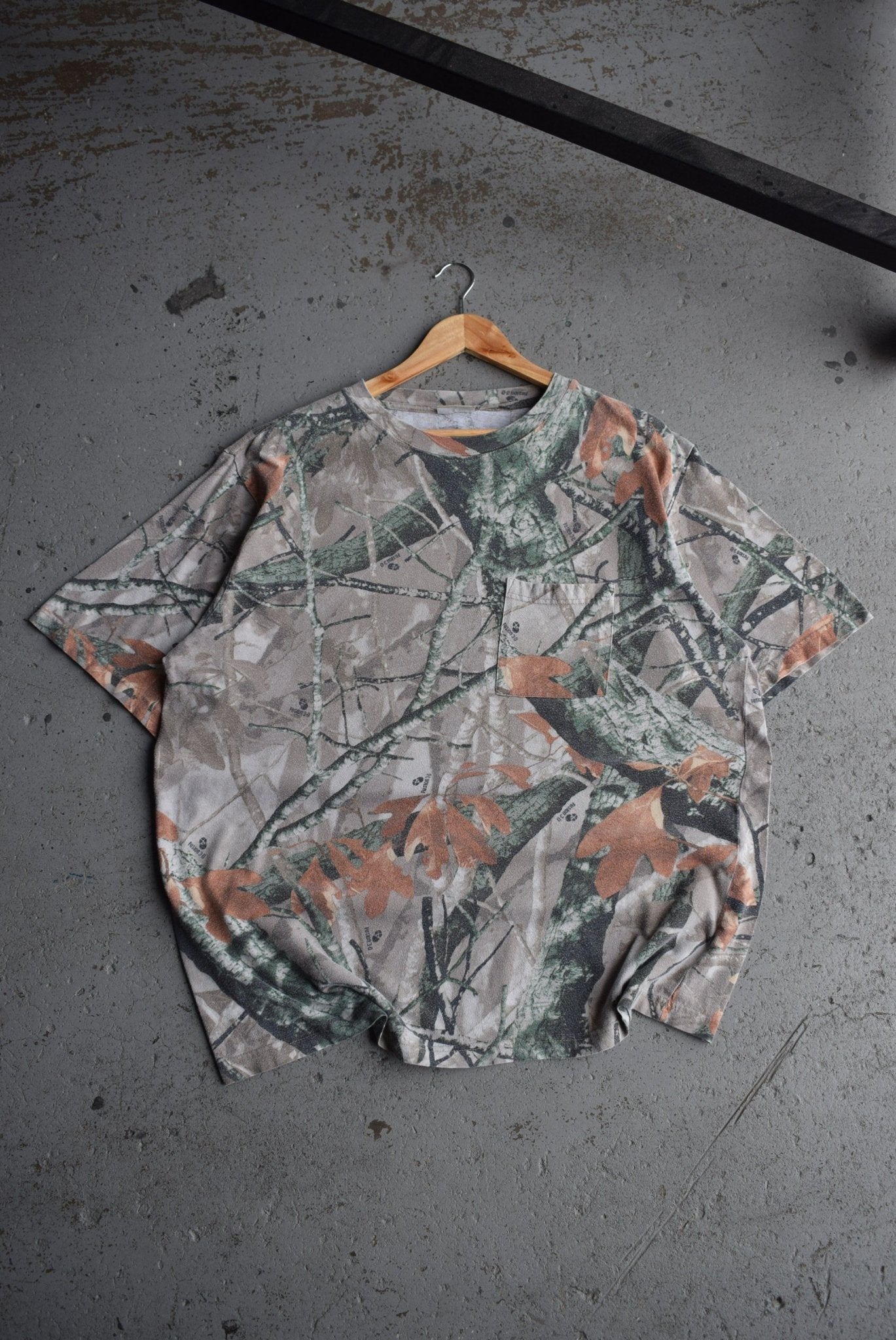Vintage Realtree Pocket Tee (XL/XXL) - Retrospective Store