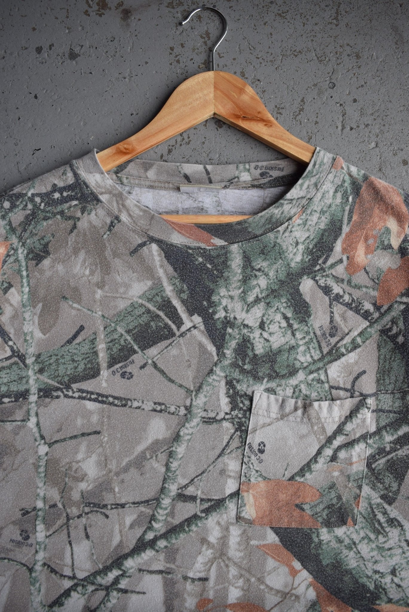 Vintage Realtree Pocket Tee (XL/XXL) - Retrospective Store