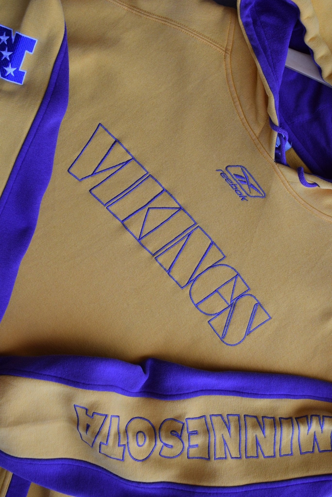 Vintage Reebok x NFL Minnesota Vikings Embroidered Hoodie (XL) - Retrospective Store