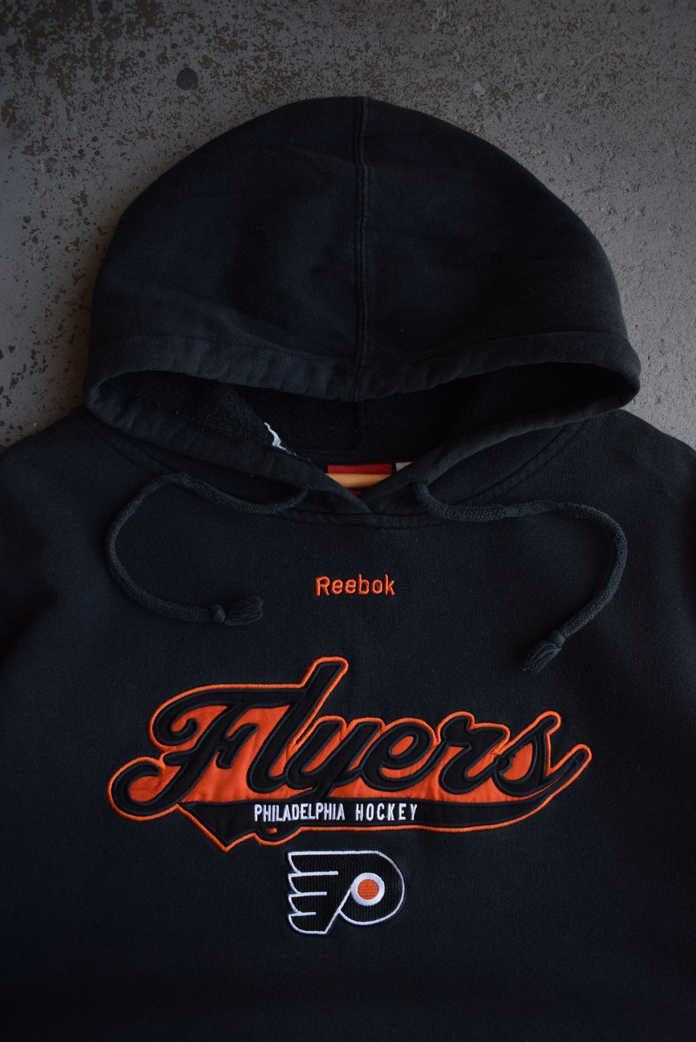 Vintage Reebok x NHL Philadelphia Flyers Embroidered Hoodie (XL) - Retrospective Store