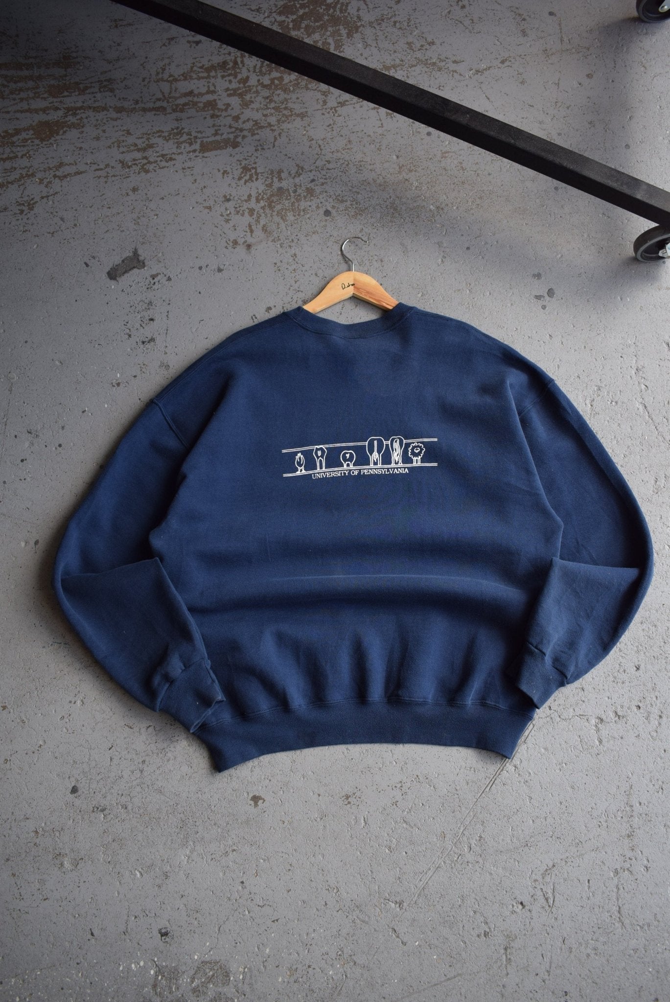 Vintage Russell Athletic x School of Veterinary Medicine Crewneck (XXL) - Retrospective Store