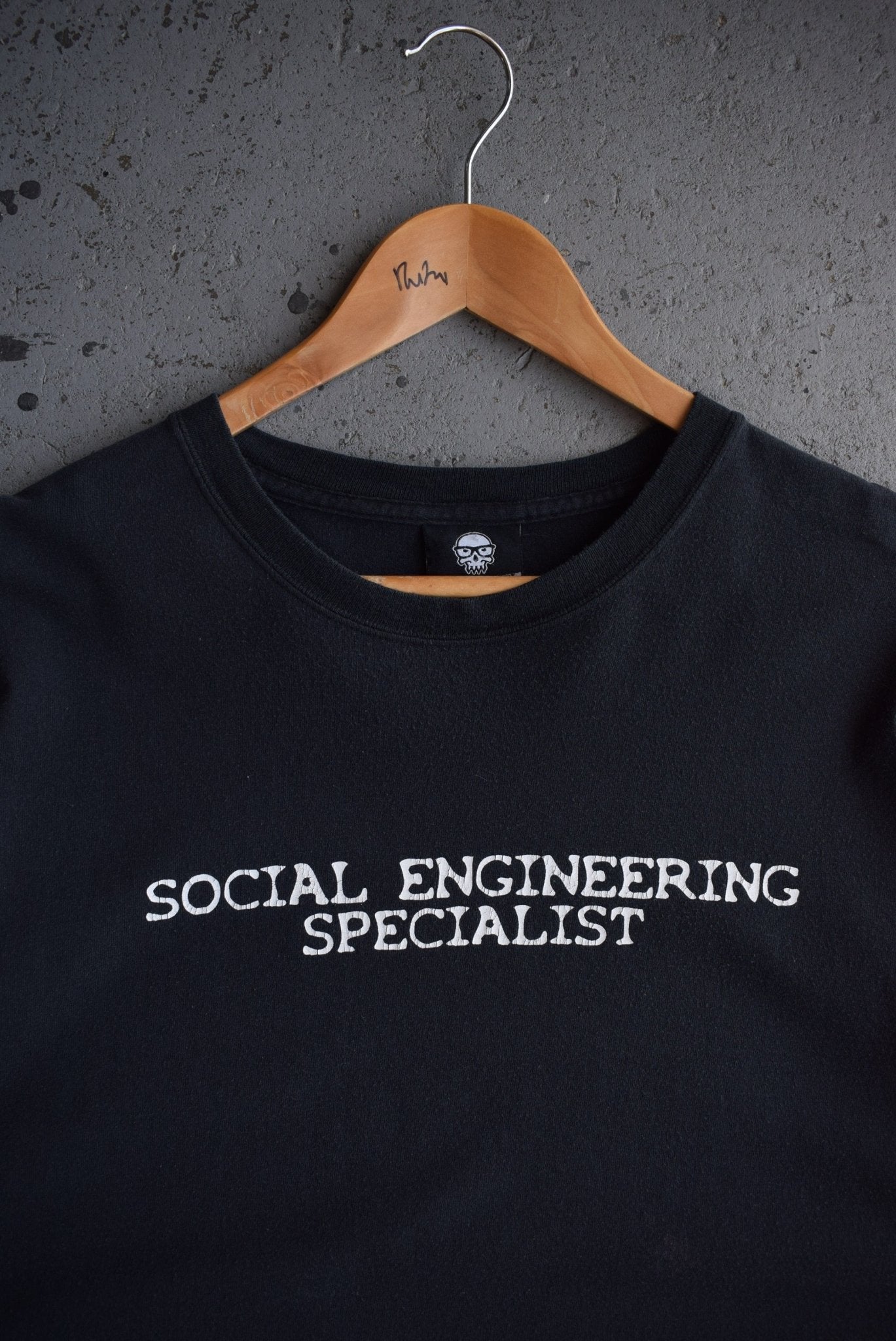 Vintage 'Social Engineering Specialist' Tee (XL) - Retrospective Store