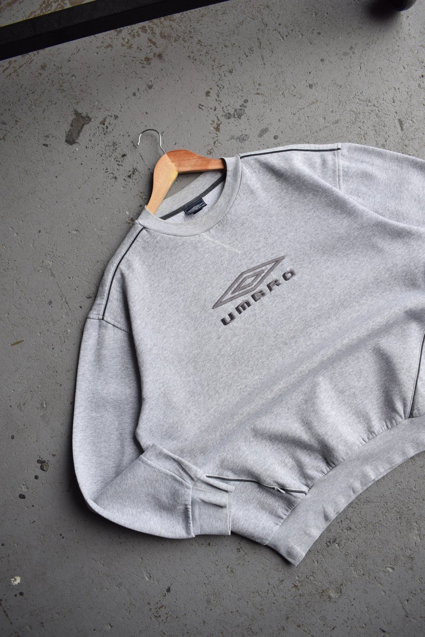 Vintage Umbro Embroidered Spellout Crewneck (M/L) - Retrospective Store