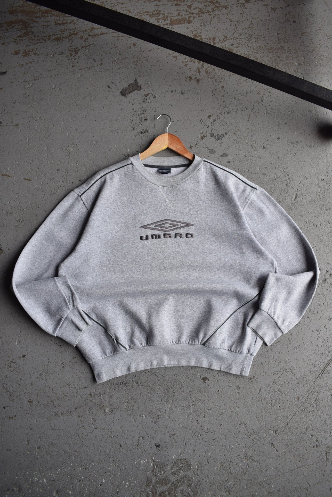 Vintage Umbro Embroidered Spellout Crewneck (M/L) - Retrospective Store